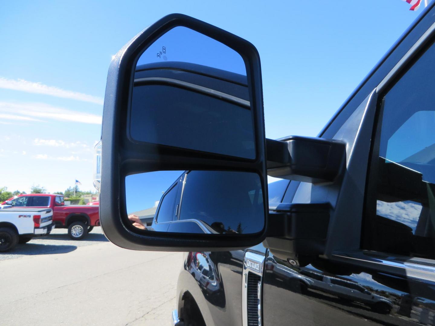 2017 BLACK /Brown Ford F-250 SD King Ranch Crew Cab 4WD (1FT7W2BT5HE) with an 6.7L V8 OHV 16V DIESEL engine, 6A transmission, located at 2630 Grass Valley Highway, Auburn, CA, 95603, (530) 508-5100, 38.937893, -121.095482 - Monster Superduty sitting on an 8" BDS long arm Fox 2.5 Coilover suspension system, Fox 2.0 shocks, Fox dual steering stabilizers, 22" Specialty Forged wheels, 40" Toyo MT tires, Undercover Ultraflex tonneau cover, 15" Drop Gen-Y hitch, and window tint. - Photo#21