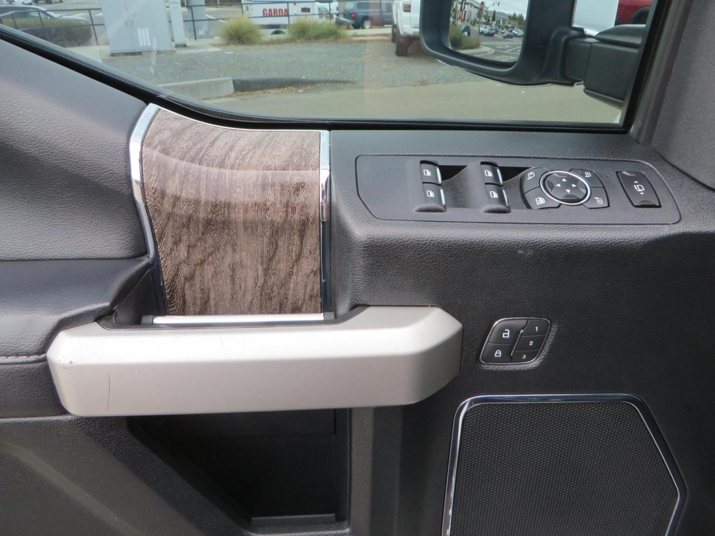 2019 White /Black Ford F-250 SD Lariat Crew Cab Short Bed 4WD (1FT7W2BT2KE) with an 6.7L V8 OHV 16V DIESEL engine, 6A transmission, located at 2630 Grass Valley Highway, Auburn, CA, 95603, (530) 508-5100, 38.937893, -121.095482 - Features a Fabtech 6" 4 link Lift kit, Fox remote reservoir shocks, 37" RBP MT tires, 22" Hostile wheels, Bushwacker Fender flares, Undercover Ultraflex bedcover, and window tint. - Photo#26