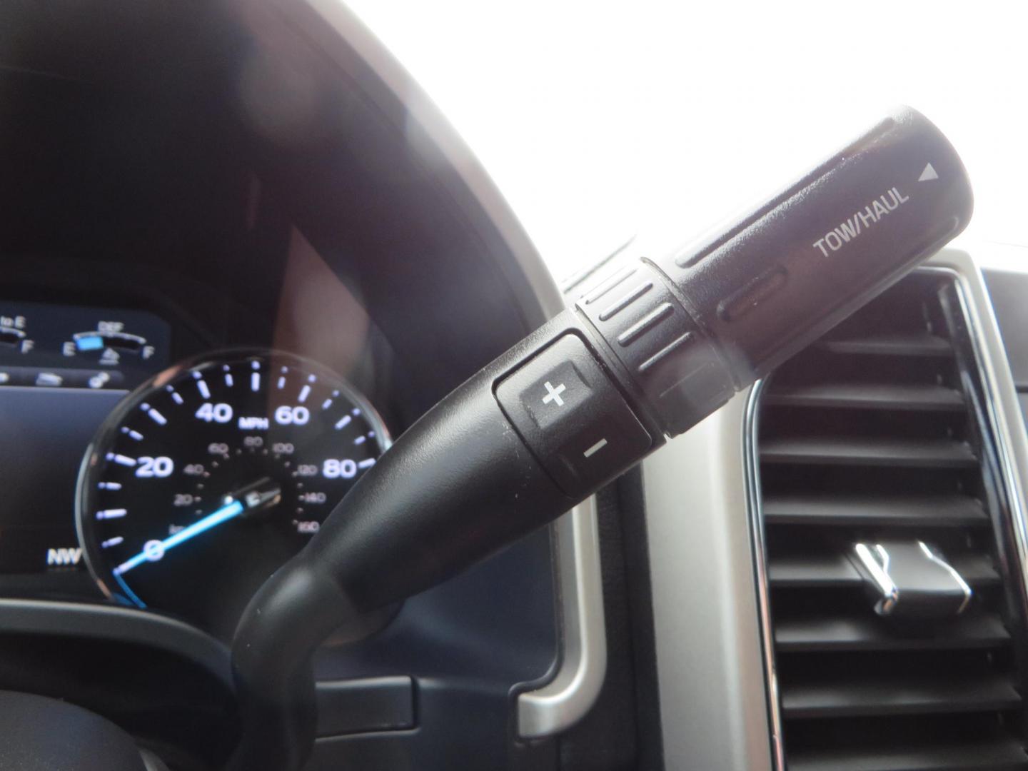 2019 White /Black Ford F-250 SD Lariat Crew Cab Short Bed 4WD (1FT7W2BT2KE) with an 6.7L V8 OHV 16V DIESEL engine, 6A transmission, located at 2630 Grass Valley Highway, Auburn, CA, 95603, (530) 508-5100, 38.937893, -121.095482 - Features a Fabtech 6" 4 link Lift kit, Fox remote reservoir shocks, 37" RBP MT tires, 22" Hostile wheels, Bushwacker Fender flares, Undercover Ultraflex bedcover, and window tint. - Photo#46