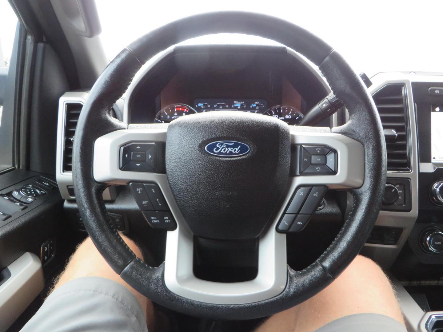 2019 White /Black Ford F-250 SD Lariat Crew Cab Short Bed 4WD (1FT7W2BT2KE) with an 6.7L V8 OHV 16V DIESEL engine, 6A transmission, located at 2630 Grass Valley Highway, Auburn, CA, 95603, (530) 508-5100, 38.937893, -121.095482 - Features a Fabtech 6" 4 link Lift kit, Fox remote reservoir shocks, 37" RBP MT tires, 22" Hostile wheels, Bushwacker Fender flares, Undercover Ultraflex bedcover, and window tint. - Photo#47