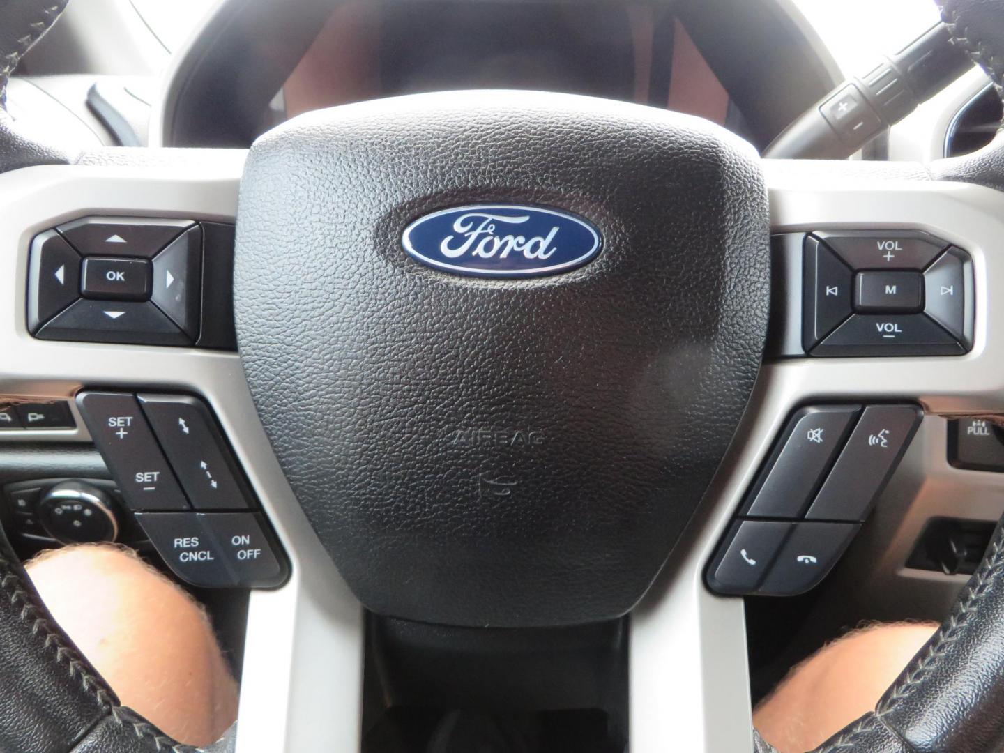 2019 White /Black Ford F-250 SD Lariat Crew Cab Short Bed 4WD (1FT7W2BT2KE) with an 6.7L V8 OHV 16V DIESEL engine, 6A transmission, located at 2630 Grass Valley Highway, Auburn, CA, 95603, (530) 508-5100, 38.937893, -121.095482 - Features a Fabtech 6" 4 link Lift kit, Fox remote reservoir shocks, 37" RBP MT tires, 22" Hostile wheels, Bushwacker Fender flares, Undercover Ultraflex bedcover, and window tint. - Photo#48
