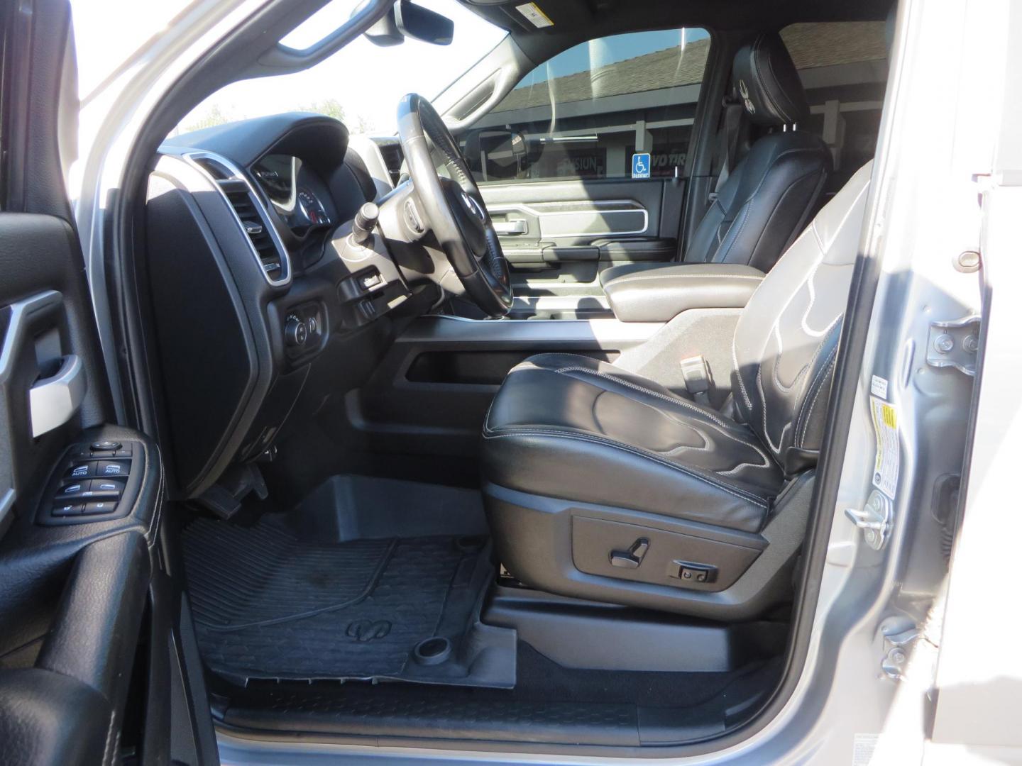 2022 SILVER /Black RAM 2500 Big Horn Black Widow Edition Crew Cab 4WD (3C6UR5DL3NG) with an 6.7L L6 OHV 24V TURBO DIESEL engine, 6A transmission, located at 2630 Grass Valley Highway, Auburn, CA, 95603, (530) 508-5100, 38.937893, -121.095482 - Ram 2500 Black Widow Edition Features 5" Suspension Lift System 20" Black Off Road Wheels 37" BFG KM3 Mud Terrain Tires Color Matched Pocket Fender Flares AMP Power Running Boards Tinted Front Windows Black Widow Gauge Cluster Black Widow Custom Stitched Headrests Red LED Interior Lights P - Photo#23