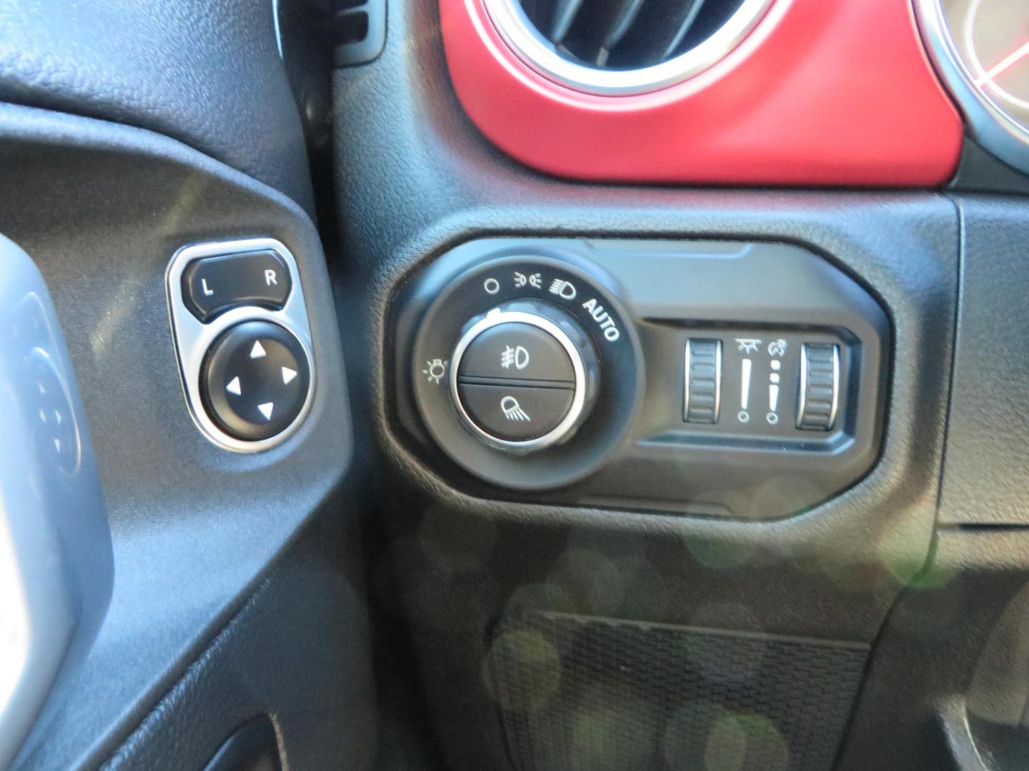 2021 BLACK /BLACK Jeep Gladiator Rubicon (1C6JJTBG1ML) with an 3.6L V6 DOHC 24V engine, automatic transmission, located at 2630 Grass Valley Highway, Auburn, CA, 95603, (530) 508-5100, 38.937893, -121.095482 - Mopar lifted Rubicon with Fox shocks, 17" Black Rhino Kelso wheels, 35" Nitto Terra Grappler G2 tires, AMP power steps, Rock Hard 4x4 front bumper, Warn Winch, 10" Rigid light bar, Bakflip MX4, and a Btech UV-5100 radio. - Photo#46