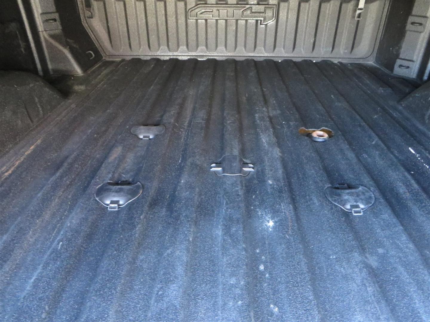 2021 BLACK /BLACK GMC Sierra 2500HD AT4 Crew Cab 4WD (1GT49PEY3MF) with an 6.6L V8 OHV 16 DIESEL engine, 6A transmission, located at 2630 Grass Valley Highway, Auburn, CA, 95603, (530) 508-5100, 38.937893, -121.095482 - Features a RC 7'' suspension system, 37'' Nitto Ridge Grappler tires, 22'' 4 Play wheels, Airlift helper bags with compressor, soft folding tonneau cover, and window tint. - Photo#14