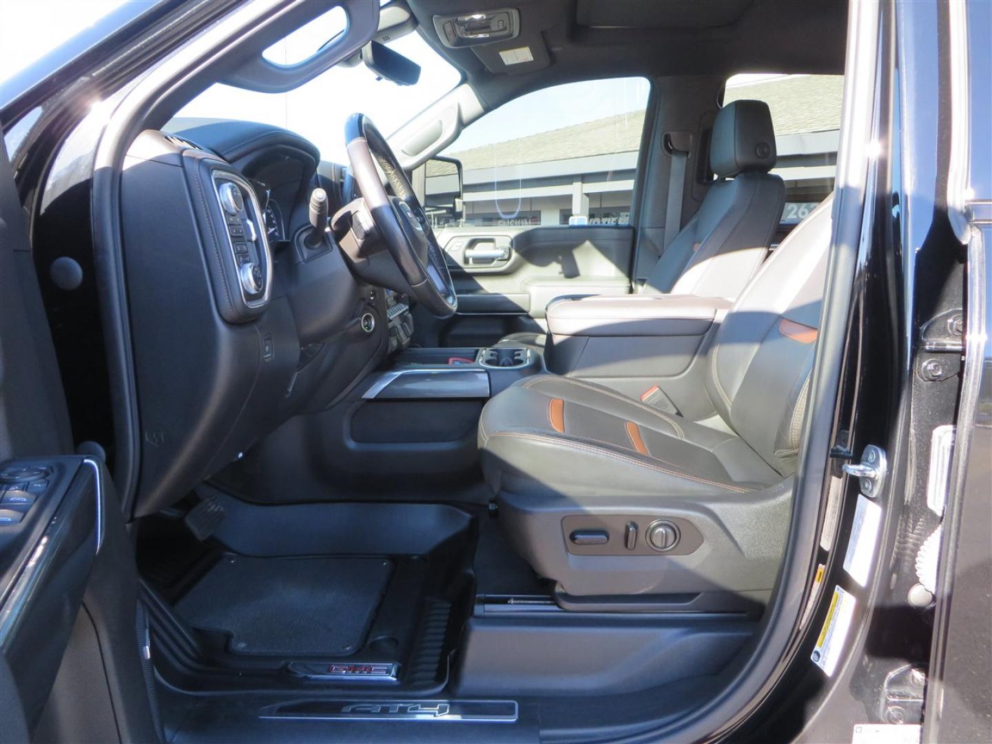 2021 BLACK /BLACK GMC Sierra 2500HD AT4 Crew Cab 4WD (1GT49PEY3MF) with an 6.6L V8 OHV 16 DIESEL engine, 6A transmission, located at 2630 Grass Valley Highway, Auburn, CA, 95603, (530) 508-5100, 38.937893, -121.095482 - Features a RC 7'' suspension system, 37'' Nitto Ridge Grappler tires, 22'' 4 Play wheels, Airlift helper bags with compressor, soft folding tonneau cover, and window tint. - Photo#23