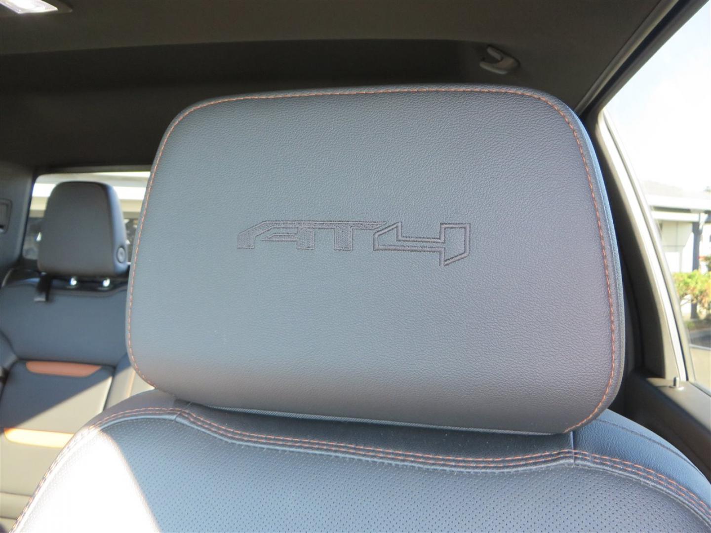 2021 BLACK /BLACK GMC Sierra 2500HD AT4 Crew Cab 4WD (1GT49PEY3MF) with an 6.6L V8 OHV 16 DIESEL engine, 6A transmission, located at 2630 Grass Valley Highway, Auburn, CA, 95603, (530) 508-5100, 38.937893, -121.095482 - Features a RC 7'' suspension system, 37'' Nitto Ridge Grappler tires, 22'' 4 Play wheels, Airlift helper bags with compressor, soft folding tonneau cover, and window tint. - Photo#25