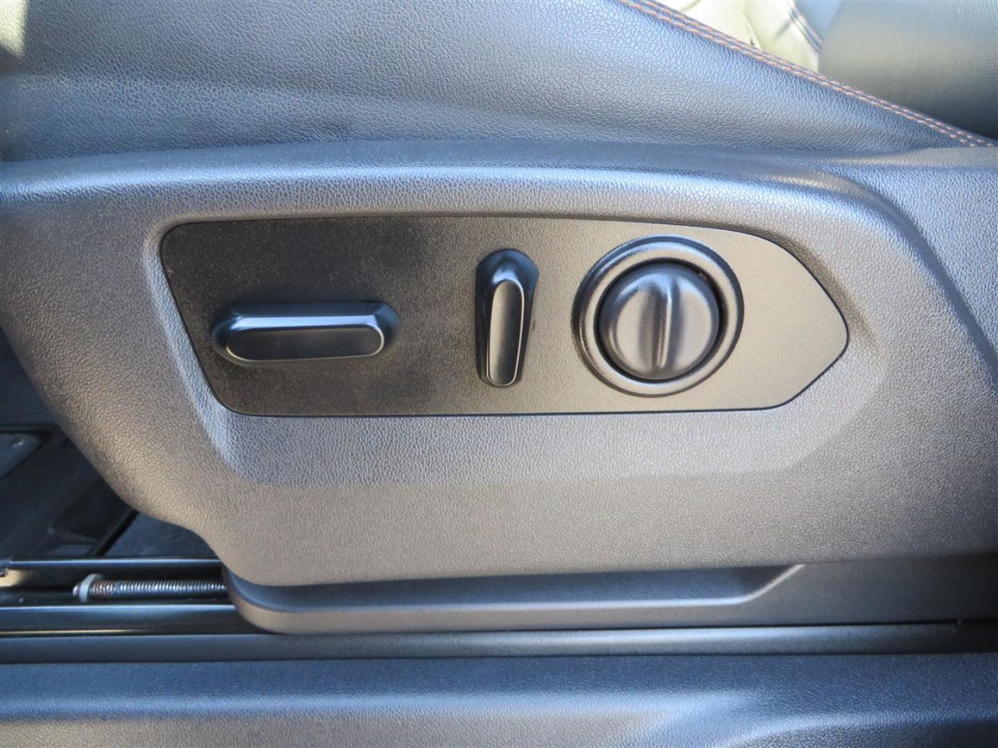 2021 BLACK /BLACK GMC Sierra 2500HD AT4 Crew Cab 4WD (1GT49PEY3MF) with an 6.6L V8 OHV 16 DIESEL engine, 6A transmission, located at 2630 Grass Valley Highway, Auburn, CA, 95603, (530) 508-5100, 38.937893, -121.095482 - Features a RC 7'' suspension system, 37'' Nitto Ridge Grappler tires, 22'' 4 Play wheels, Airlift helper bags with compressor, soft folding tonneau cover, and window tint. - Photo#26