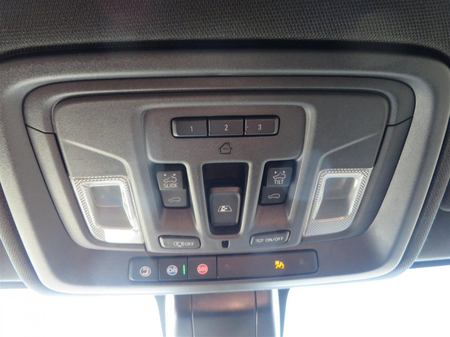 2021 BLACK /BLACK GMC Sierra 2500HD AT4 Crew Cab 4WD (1GT49PEY3MF) with an 6.6L V8 OHV 16 DIESEL engine, 6A transmission, located at 2630 Grass Valley Highway, Auburn, CA, 95603, (530) 508-5100, 38.937893, -121.095482 - Features a RC 7'' suspension system, 37'' Nitto Ridge Grappler tires, 22'' 4 Play wheels, Airlift helper bags with compressor, soft folding tonneau cover, and window tint. - Photo#29