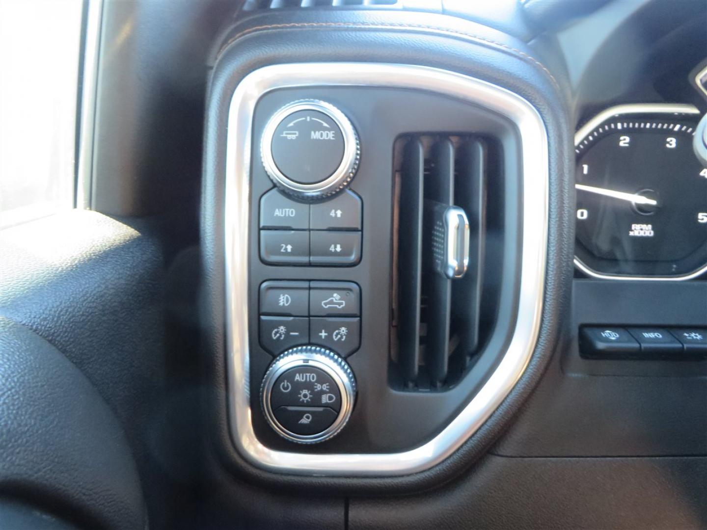 2021 BLACK /BLACK GMC Sierra 2500HD AT4 Crew Cab 4WD (1GT49PEY3MF) with an 6.6L V8 OHV 16 DIESEL engine, 6A transmission, located at 2630 Grass Valley Highway, Auburn, CA, 95603, (530) 508-5100, 38.937893, -121.095482 - Features a RC 7'' suspension system, 37'' Nitto Ridge Grappler tires, 22'' 4 Play wheels, Airlift helper bags with compressor, soft folding tonneau cover, and window tint. - Photo#43