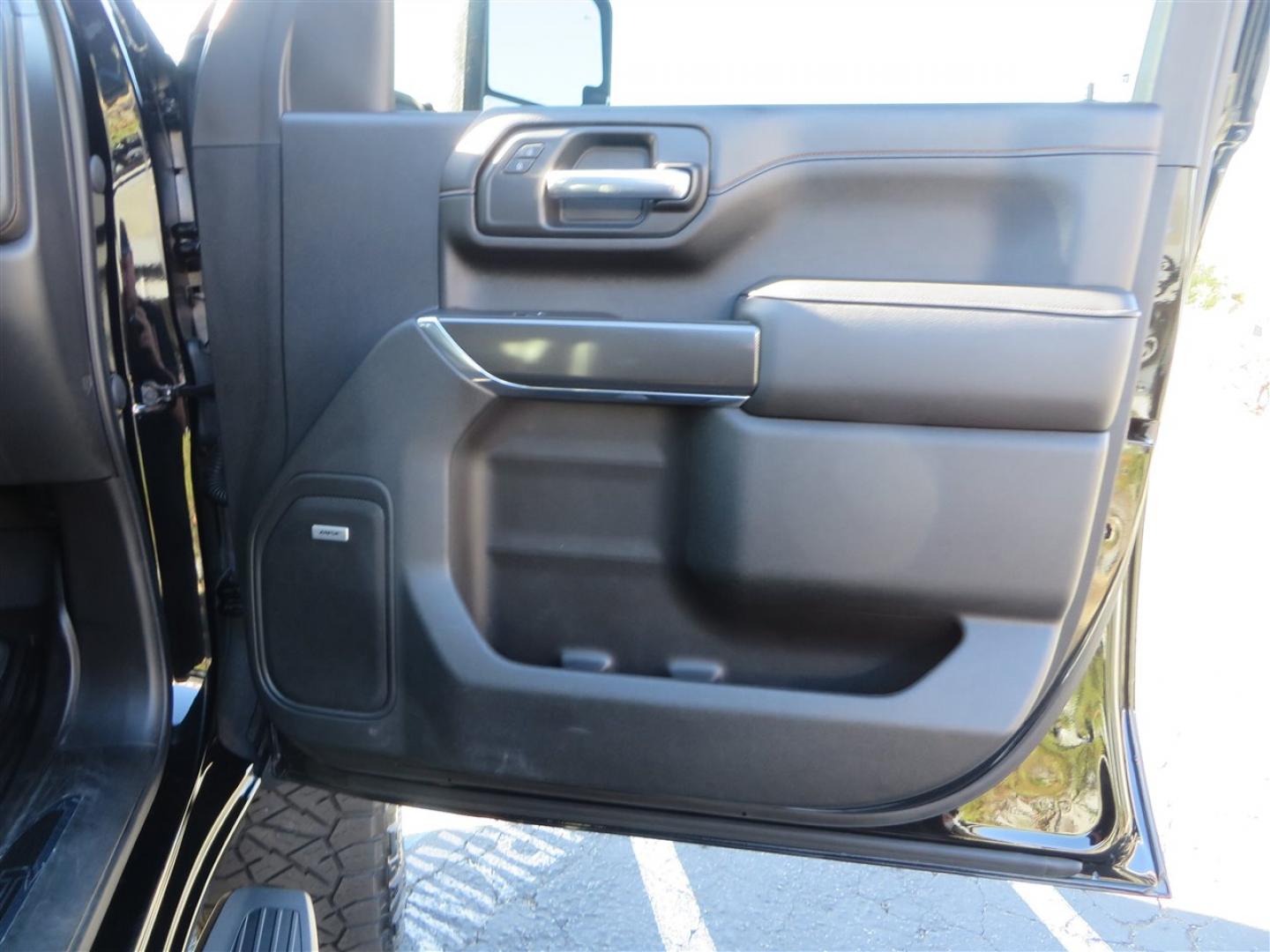 2021 BLACK /BLACK GMC Sierra 2500HD AT4 Crew Cab 4WD (1GT49PEY3MF) with an 6.6L V8 OHV 16 DIESEL engine, 6A transmission, located at 2630 Grass Valley Highway, Auburn, CA, 95603, (530) 508-5100, 38.937893, -121.095482 - Features a RC 7'' suspension system, 37'' Nitto Ridge Grappler tires, 22'' 4 Play wheels, Airlift helper bags with compressor, soft folding tonneau cover, and window tint. - Photo#55