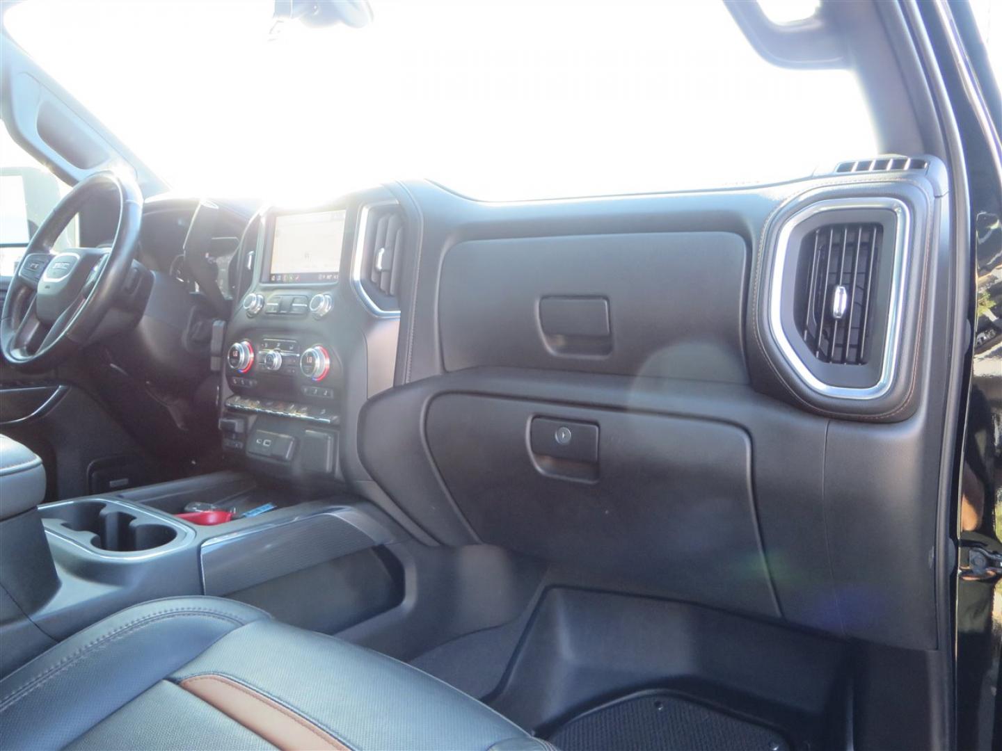 2021 BLACK /BLACK GMC Sierra 2500HD AT4 Crew Cab 4WD (1GT49PEY3MF) with an 6.6L V8 OHV 16 DIESEL engine, 6A transmission, located at 2630 Grass Valley Highway, Auburn, CA, 95603, (530) 508-5100, 38.937893, -121.095482 - Features a RC 7'' suspension system, 37'' Nitto Ridge Grappler tires, 22'' 4 Play wheels, Airlift helper bags with compressor, soft folding tonneau cover, and window tint. - Photo#60