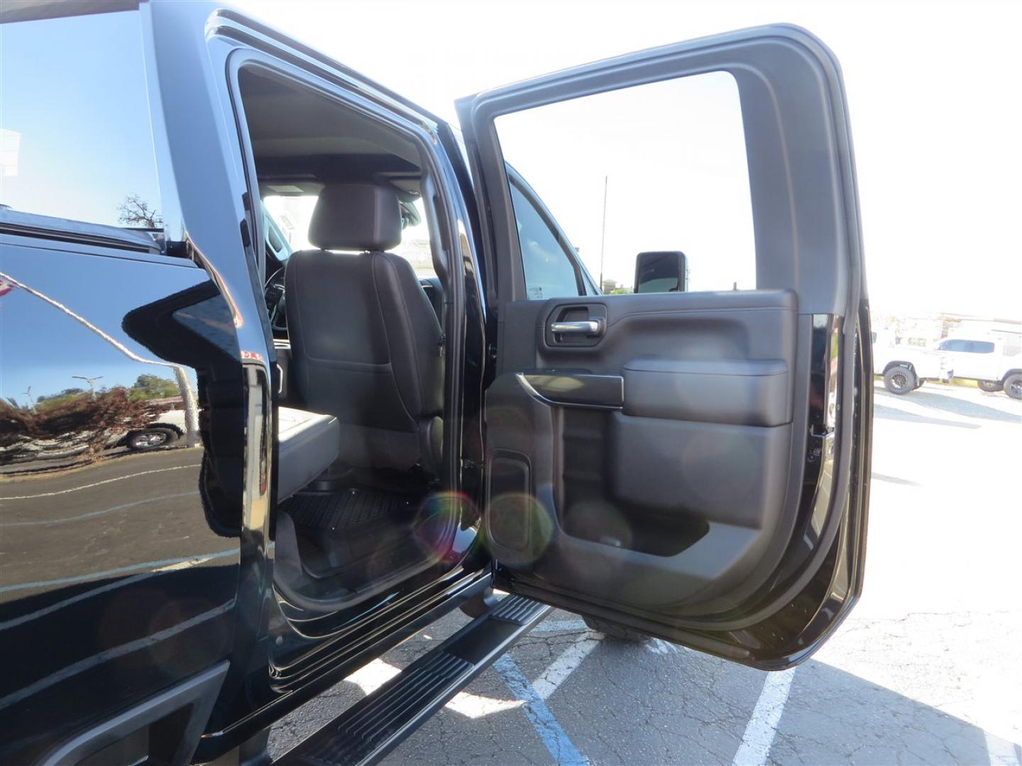 2021 BLACK /BLACK GMC Sierra 2500HD AT4 Crew Cab 4WD (1GT49PEY3MF) with an 6.6L V8 OHV 16 DIESEL engine, 6A transmission, located at 2630 Grass Valley Highway, Auburn, CA, 95603, (530) 508-5100, 38.937893, -121.095482 - Features a RC 7'' suspension system, 37'' Nitto Ridge Grappler tires, 22'' 4 Play wheels, Airlift helper bags with compressor, soft folding tonneau cover, and window tint. - Photo#61
