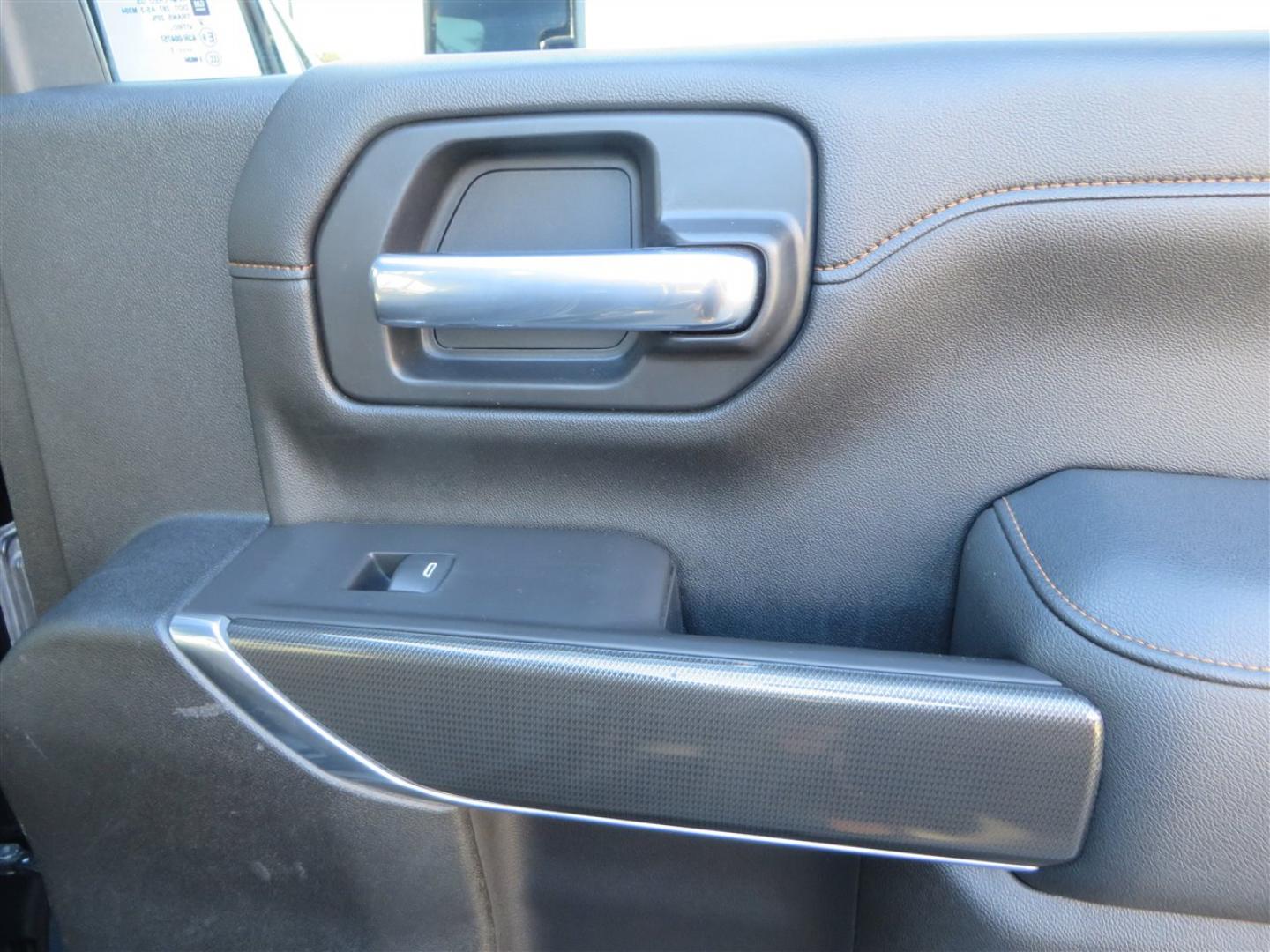 2021 BLACK /BLACK GMC Sierra 2500HD AT4 Crew Cab 4WD (1GT49PEY3MF) with an 6.6L V8 OHV 16 DIESEL engine, 6A transmission, located at 2630 Grass Valley Highway, Auburn, CA, 95603, (530) 508-5100, 38.937893, -121.095482 - Features a RC 7'' suspension system, 37'' Nitto Ridge Grappler tires, 22'' 4 Play wheels, Airlift helper bags with compressor, soft folding tonneau cover, and window tint. - Photo#63