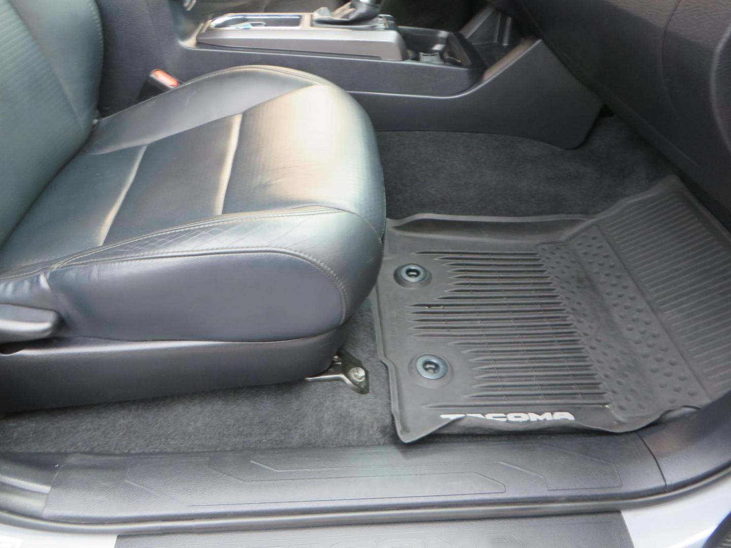 2019 grey /black Toyota Tacoma TRD Sport Double Cab (3TMCZ5AN2KM) with an 3.6L V6 DOHC 24V engine, 6A transmission, located at 2630 Grass Valley Highway, Auburn, CA, 95603, (530) 508-5100, 38.937893, -121.095482 - Must see Tacoma sitting on King 2.5 adjustable remote reservoir coilovers, King 2.5 adjustable remote reservoir rear shocks, Icon Upper control arms, BFG KO3 tires, 17" Method NV wheels, C4 front bumper, Baja Designs lights, LUXX series taillights, aluminum TRD skid plate, bedmat, bed extender, and - Photo#58