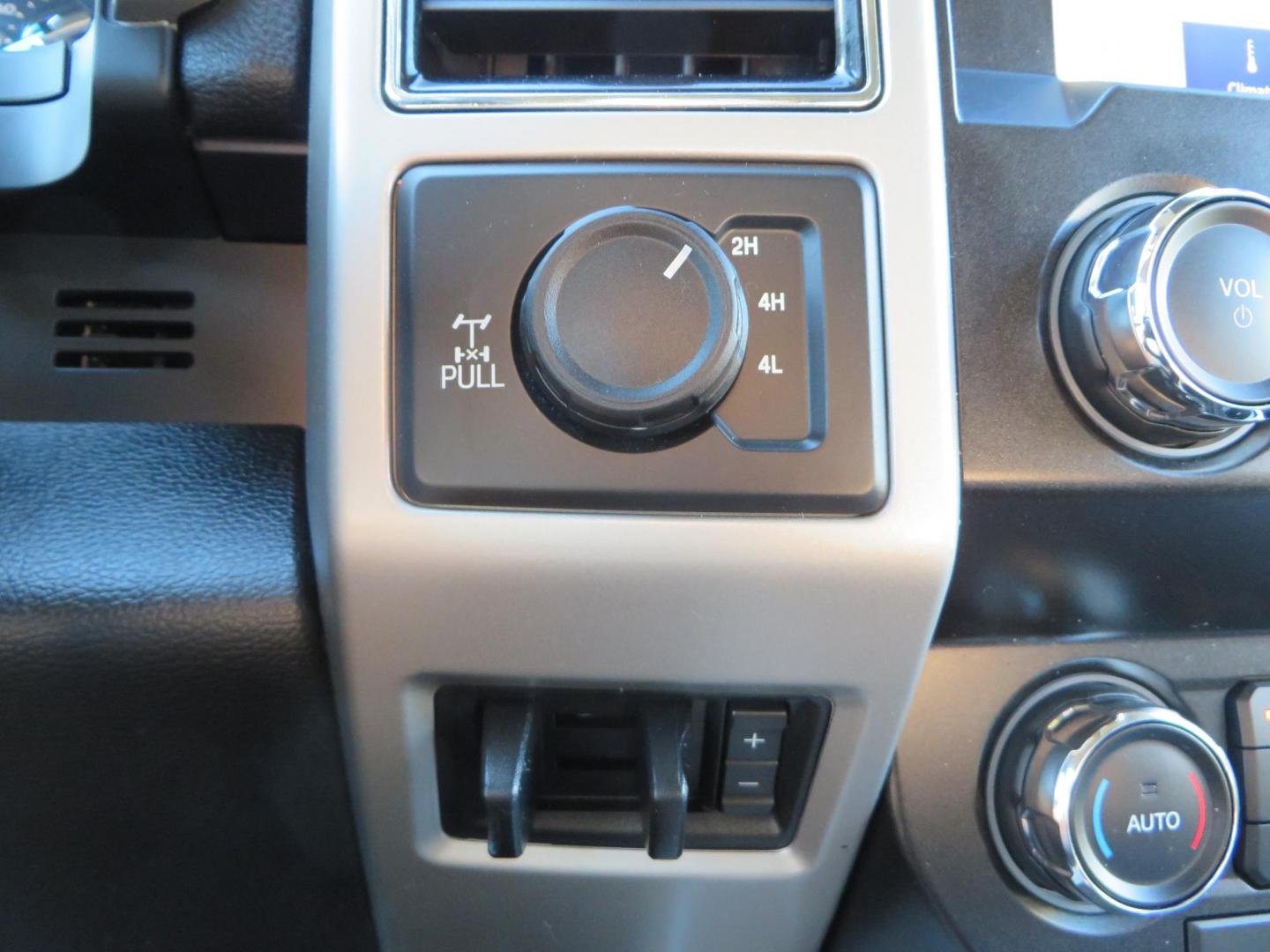 2021 White /BLACK Ford F-250 SD Lariat Crew Cab 4WD (1FT7W2BTXME) with an 6.7L V8 OHV 16V DIESEL engine, 6A transmission, located at 2630 Grass Valley Highway, Auburn, CA, 95603, (530) 508-5100, 38.937893, -121.095482 - Features a BDS level kit with Fox 2.0 shocks, 35" Toyo Open Country RT trail tires, 18" KMC IMS wheels, Weathertech Bug deflector and floor liners. - Photo#32