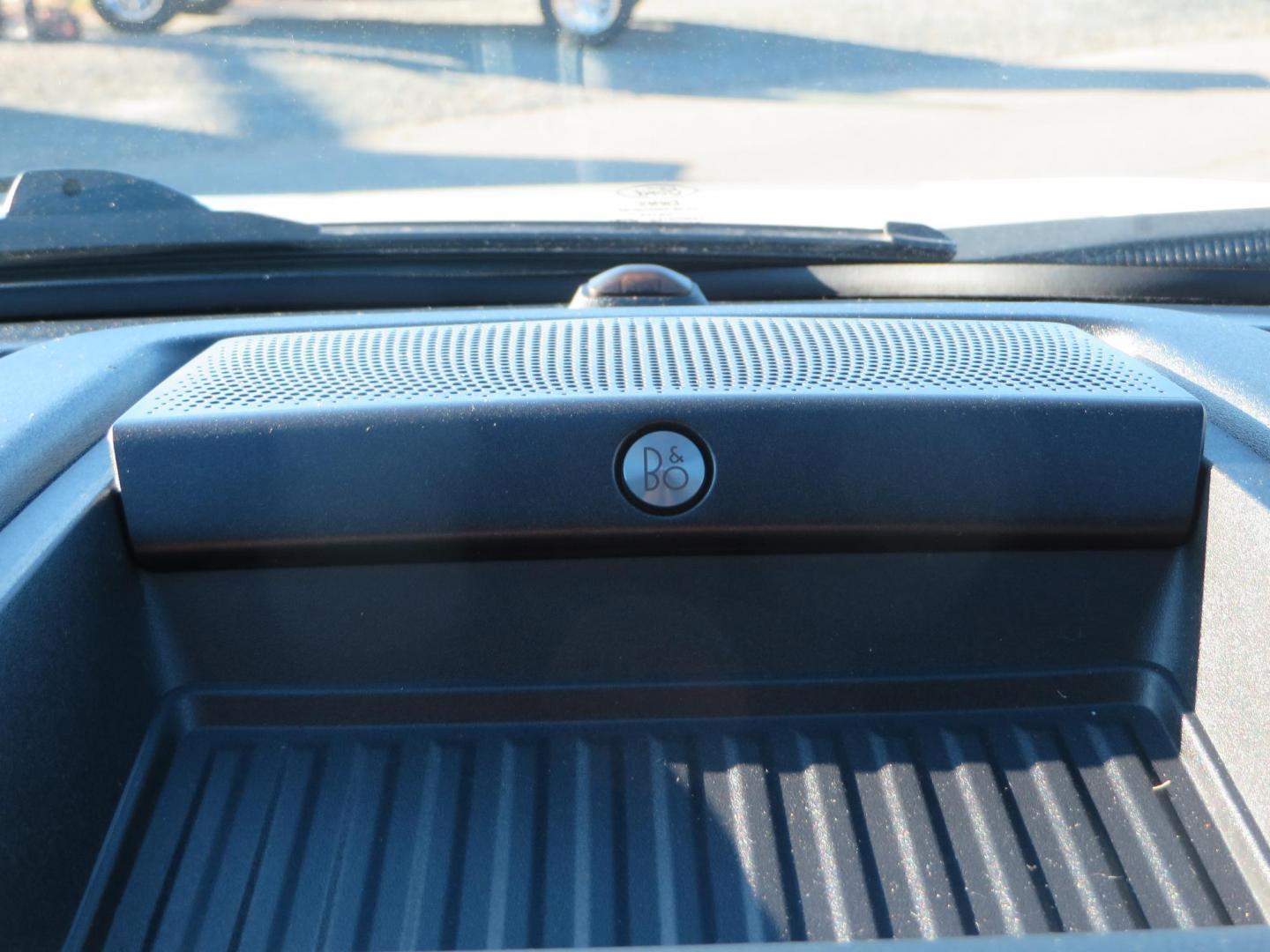 2021 White /BLACK Ford F-250 SD Lariat Crew Cab 4WD (1FT7W2BTXME) with an 6.7L V8 OHV 16V DIESEL engine, 6A transmission, located at 2630 Grass Valley Highway, Auburn, CA, 95603, (530) 508-5100, 38.937893, -121.095482 - Features a BDS level kit with Fox 2.0 shocks, 35" Toyo Open Country RT trail tires, 18" KMC IMS wheels, Weathertech Bug deflector and floor liners. - Photo#33