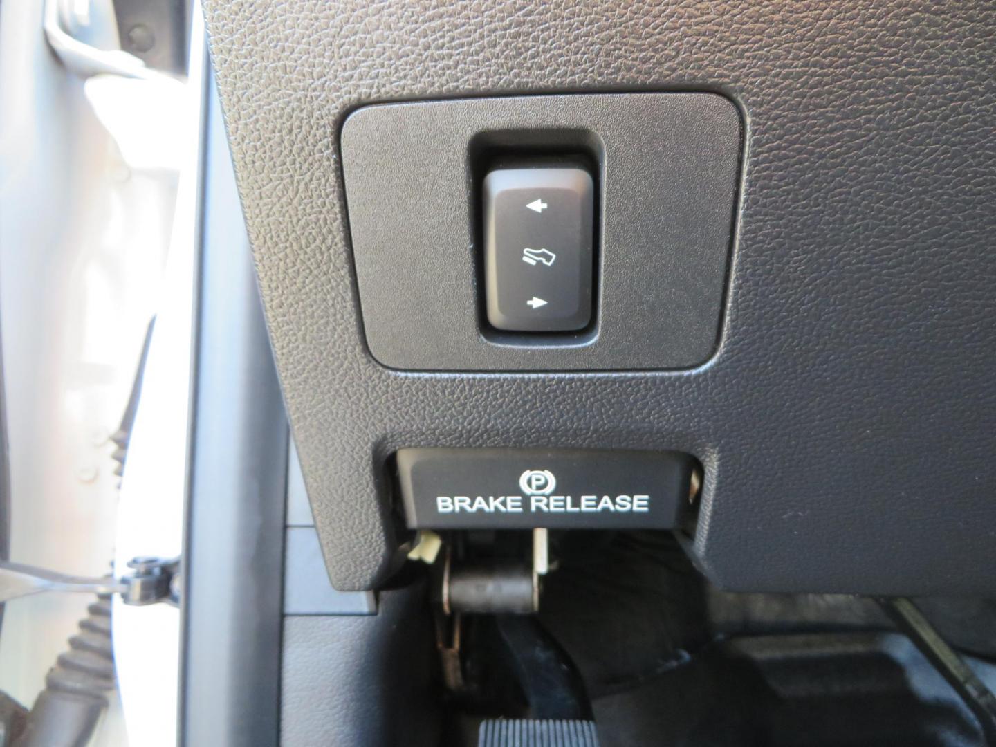 2021 White /BLACK Ford F-250 SD Lariat Crew Cab 4WD (1FT7W2BTXME) with an 6.7L V8 OHV 16V DIESEL engine, 6A transmission, located at 2630 Grass Valley Highway, Auburn, CA, 95603, (530) 508-5100, 38.937893, -121.095482 - Features a BDS level kit with Fox 2.0 shocks, 35" Toyo Open Country RT trail tires, 18" KMC IMS wheels, Weathertech Bug deflector and floor liners. - Photo#39