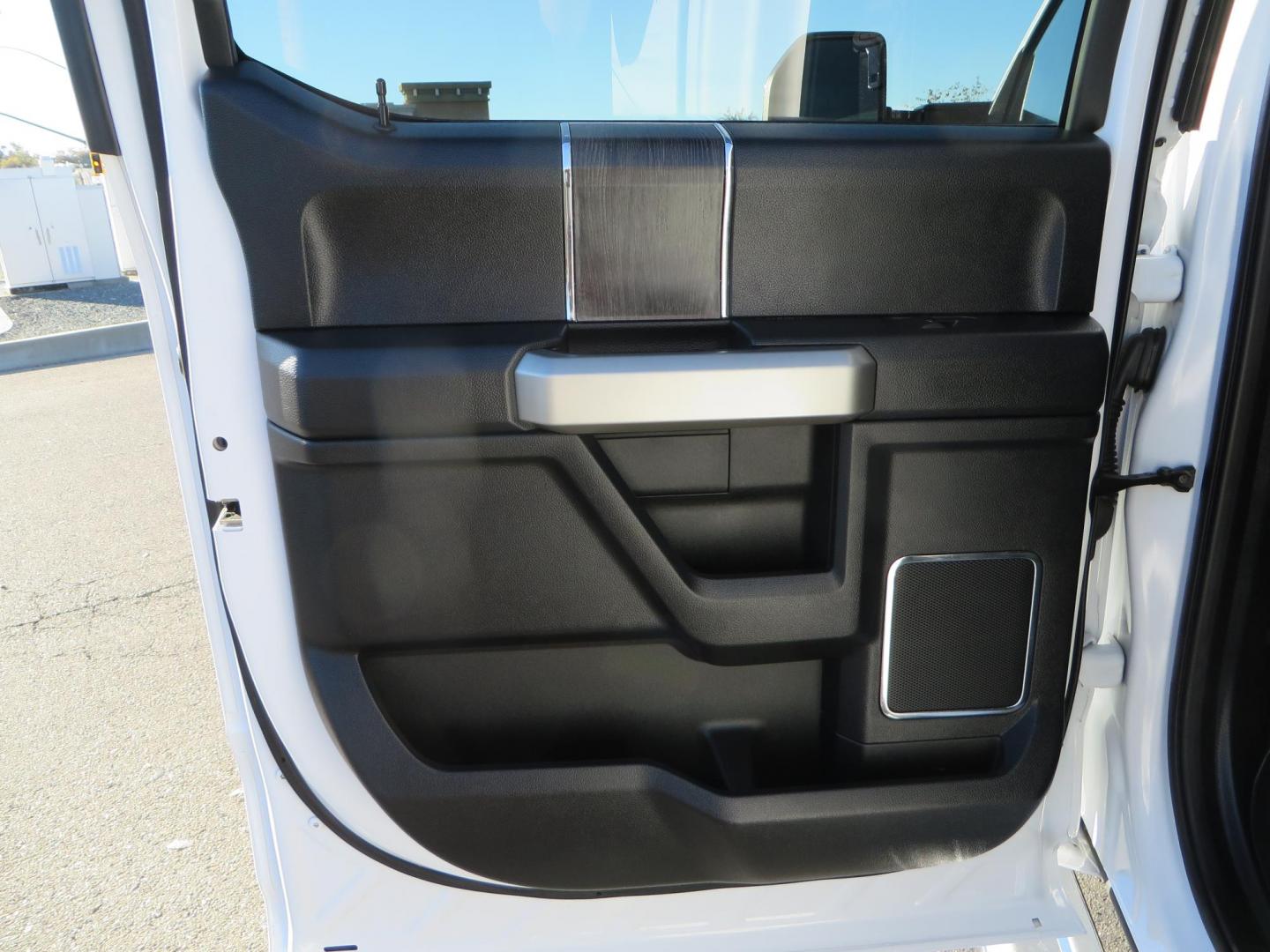 2021 White /BLACK Ford F-250 SD Lariat Crew Cab 4WD (1FT7W2BTXME) with an 6.7L V8 OHV 16V DIESEL engine, 6A transmission, located at 2630 Grass Valley Highway, Auburn, CA, 95603, (530) 508-5100, 38.937893, -121.095482 - Features a BDS level kit with Fox 2.0 shocks, 35" Toyo Open Country RT trail tires, 18" KMC IMS wheels, Weathertech Bug deflector and floor liners. - Photo#41