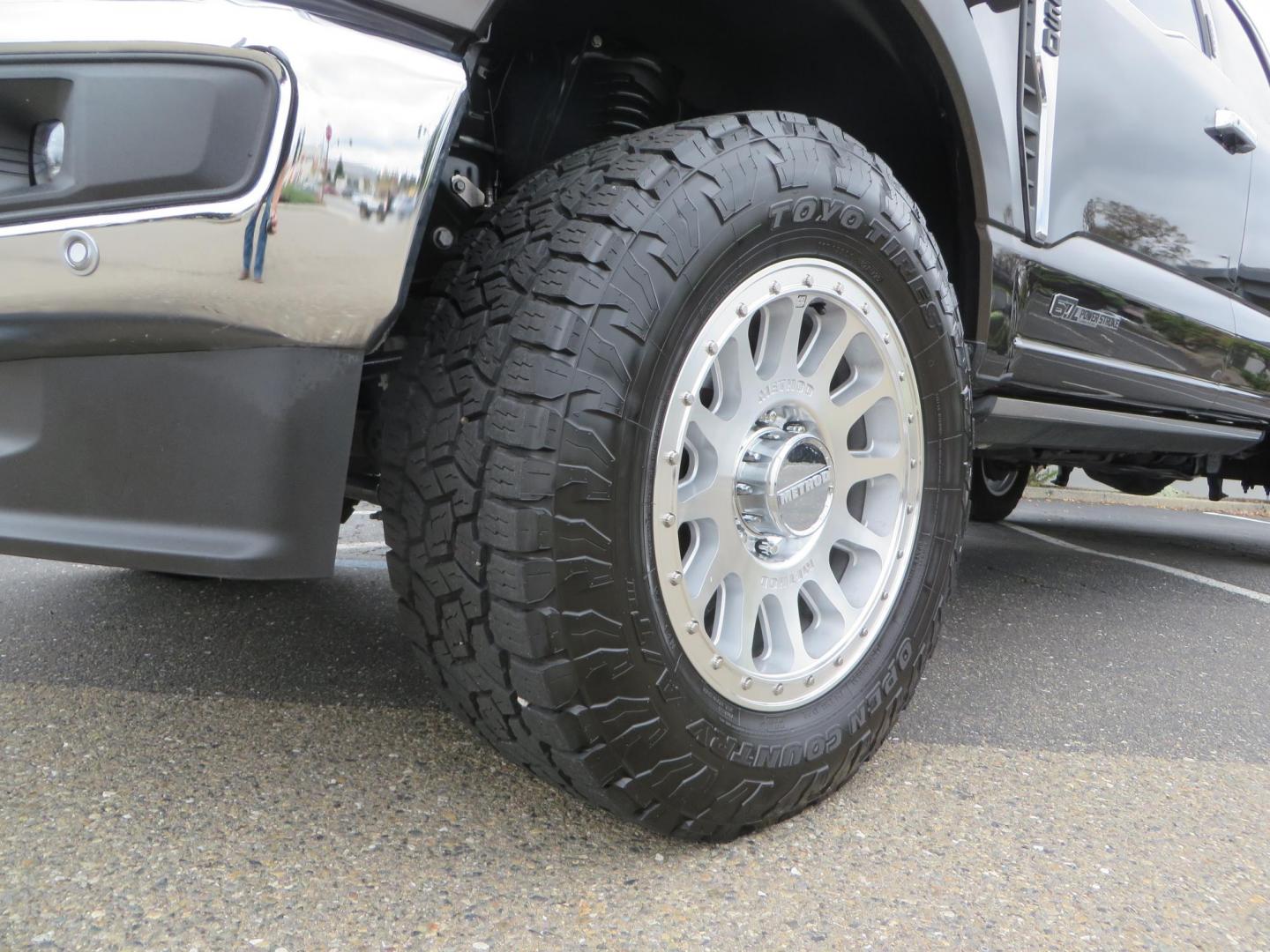 2024 Bronze /Brown Ford F-350 SD King Ranch Crew Cab Long Bed 4WD (1FT8W3BT4RE) with an 6.7L V8 OHV 16V DIESEL engine, 6A transmission, located at 2630 Grass Valley Highway, Auburn, CA, 95603, (530) 508-5100, 38.937893, -121.095482 - Longbed Kinch Ranch sitting on a BDS level kit, Fox 2.0 shocks, 20'' Method MR709 race wheels, and 35'' Toyo AT3 tires. - Photo#9