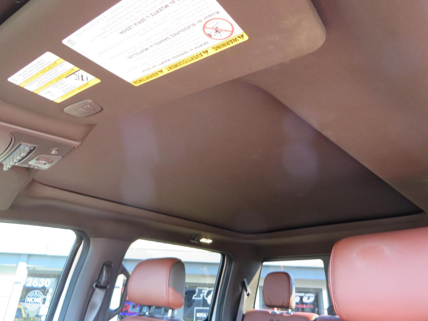 2022 White /Brown Ford F-250 SD King Ranch Crew Cab 4WD (1FT8W2BT0NE) with an 6.7L V8 OHV 16V DIESEL engine, 10 Speed Automatic transmission, located at 2630 Grass Valley Highway, Auburn, CA, 95603, (530) 508-5100, 38.937893, -121.095482 - Photo#27