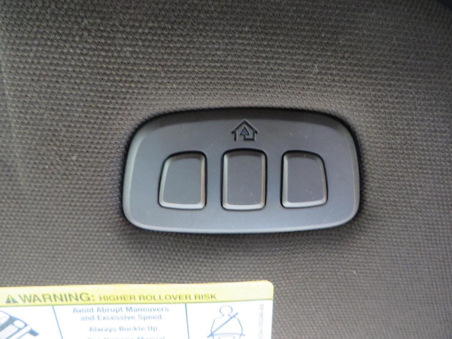 2022 White /Brown Ford F-250 SD King Ranch Crew Cab 4WD (1FT8W2BT0NE) with an 6.7L V8 OHV 16V DIESEL engine, 10 Speed Automatic transmission, located at 2630 Grass Valley Highway, Auburn, CA, 95603, (530) 508-5100, 38.937893, -121.095482 - Photo#31