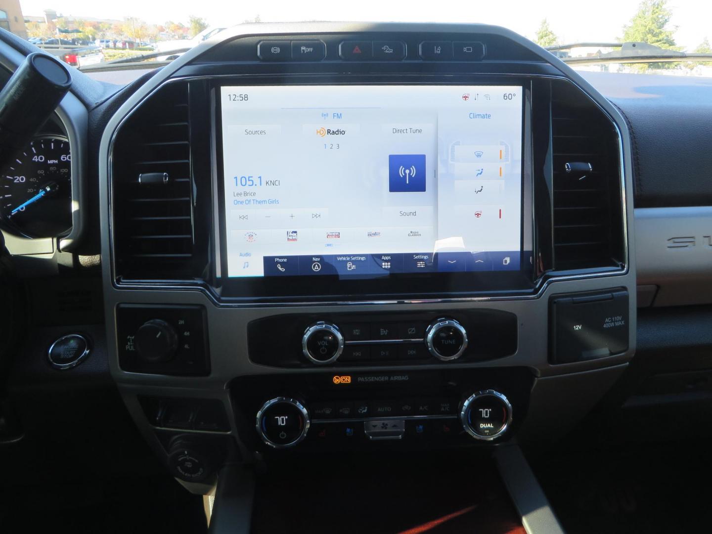 2022 White /Brown Ford F-250 SD King Ranch Crew Cab 4WD (1FT8W2BT0NE) with an 6.7L V8 OHV 16V DIESEL engine, 10 Speed Automatic transmission, located at 2630 Grass Valley Highway, Auburn, CA, 95603, (530) 508-5100, 38.937893, -121.095482 - Photo#32