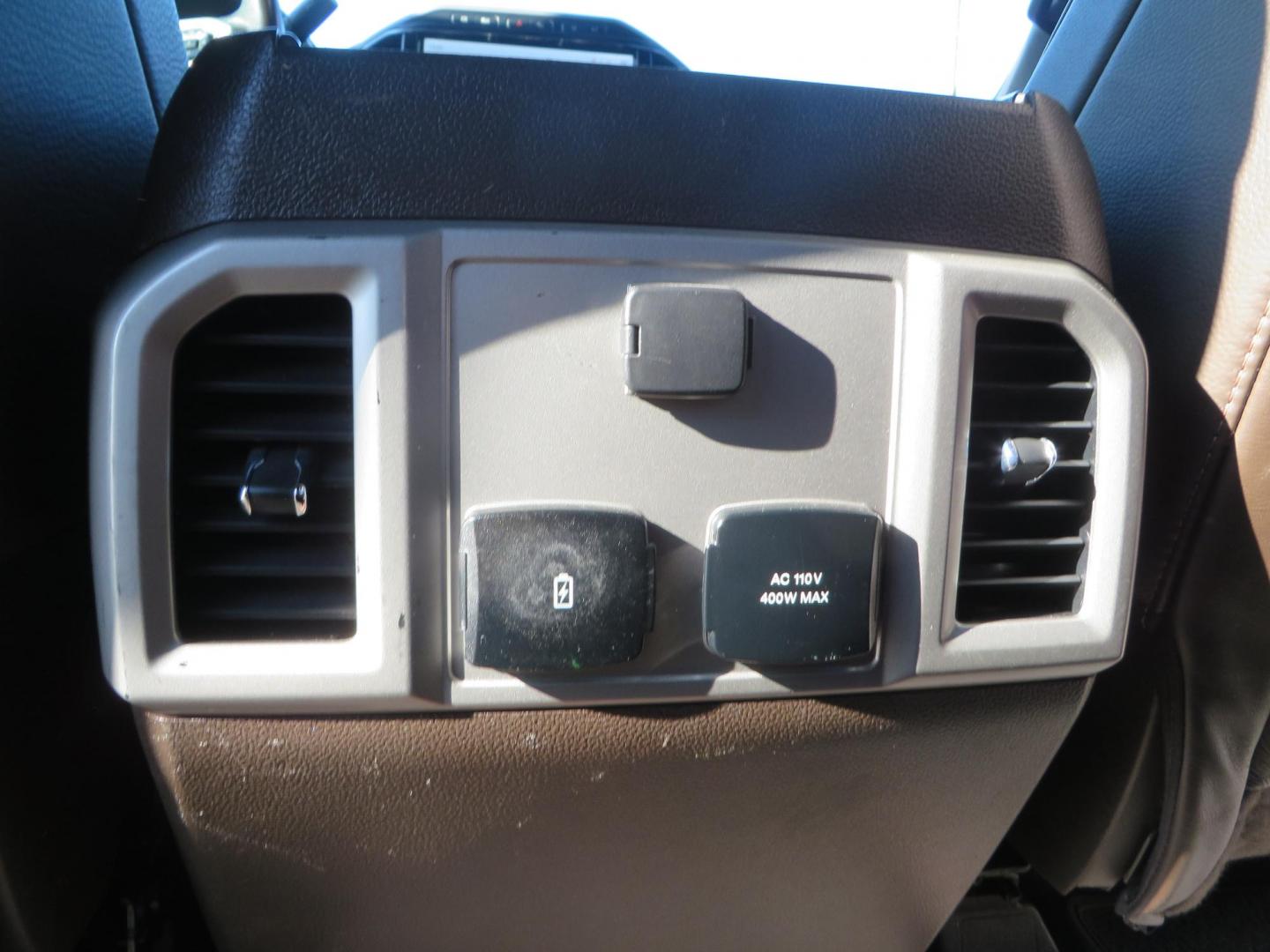 2022 White /Brown Ford F-250 SD King Ranch Crew Cab 4WD (1FT8W2BT0NE) with an 6.7L V8 OHV 16V DIESEL engine, 10 Speed Automatic transmission, located at 2630 Grass Valley Highway, Auburn, CA, 95603, (530) 508-5100, 38.937893, -121.095482 - Photo#55