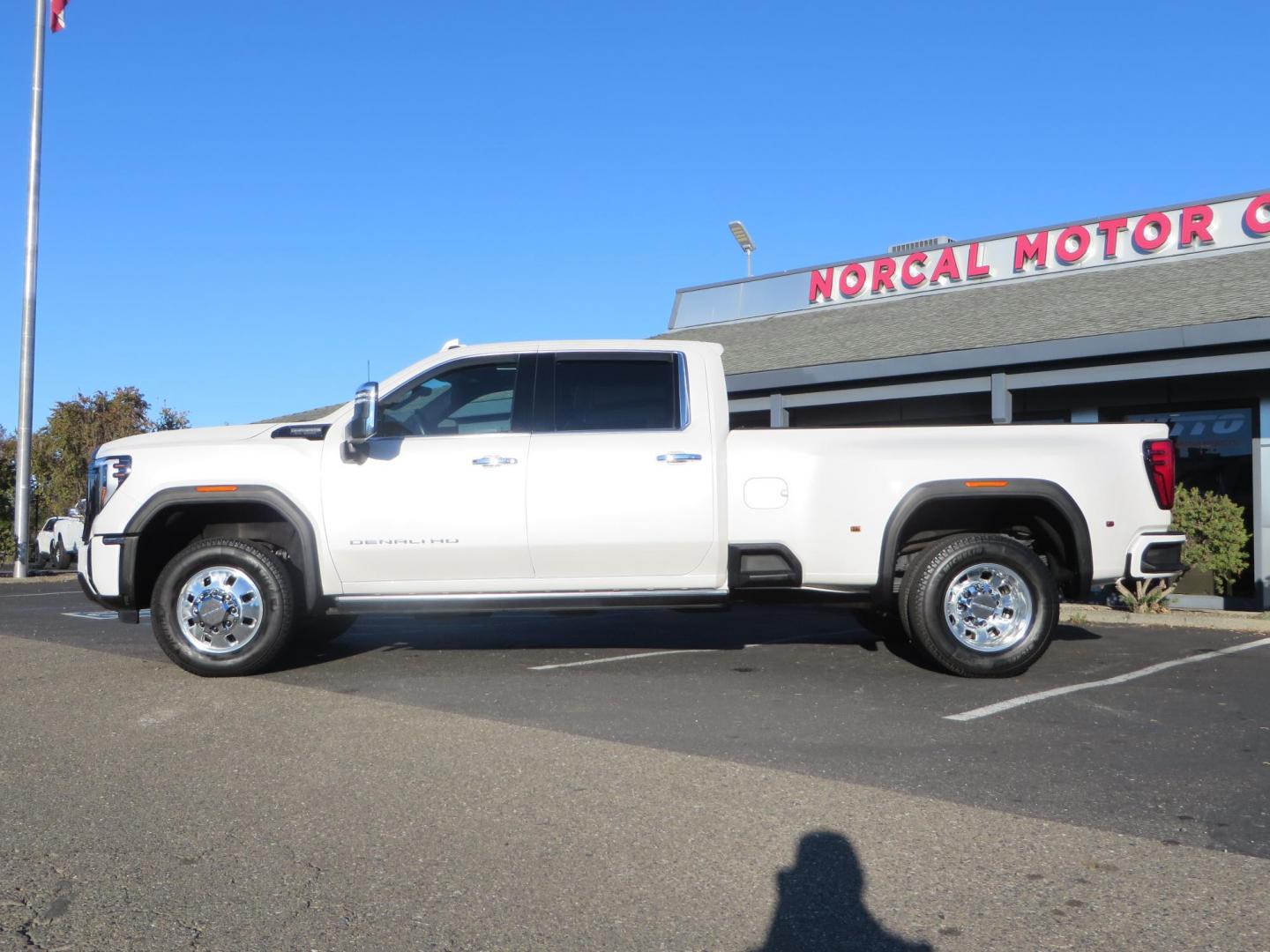 2024 White /Brown GMC Sierra 3500HD Crew Cab 4WD (1GT49YEYXRF) with an 6.6L V8 OHV 16V TURBO DIESEL engine, 10 Speed Automatic transmission, located at 2630 Grass Valley Highway, Auburn, CA, 95603, (530) 508-5100, 38.937893, -121.095482 - Must see Tow rig! - Photo#1