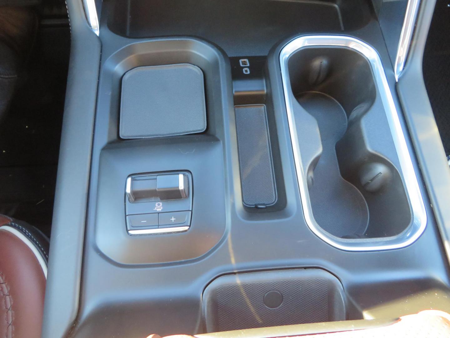 2024 White /Brown GMC Sierra 3500HD Crew Cab 4WD (1GT49YEYXRF) with an 6.6L V8 OHV 16V TURBO DIESEL engine, 10 Speed Automatic transmission, located at 2630 Grass Valley Highway, Auburn, CA, 95603, (530) 508-5100, 38.937893, -121.095482 - Must see Tow rig! - Photo#41