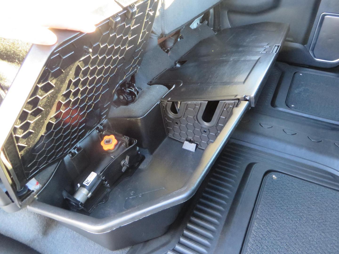 2024 White /Brown GMC Sierra 3500HD Crew Cab 4WD (1GT49YEYXRF) with an 6.6L V8 OHV 16V TURBO DIESEL engine, 10 Speed Automatic transmission, located at 2630 Grass Valley Highway, Auburn, CA, 95603, (530) 508-5100, 38.937893, -121.095482 - Must see Tow rig! - Photo#72