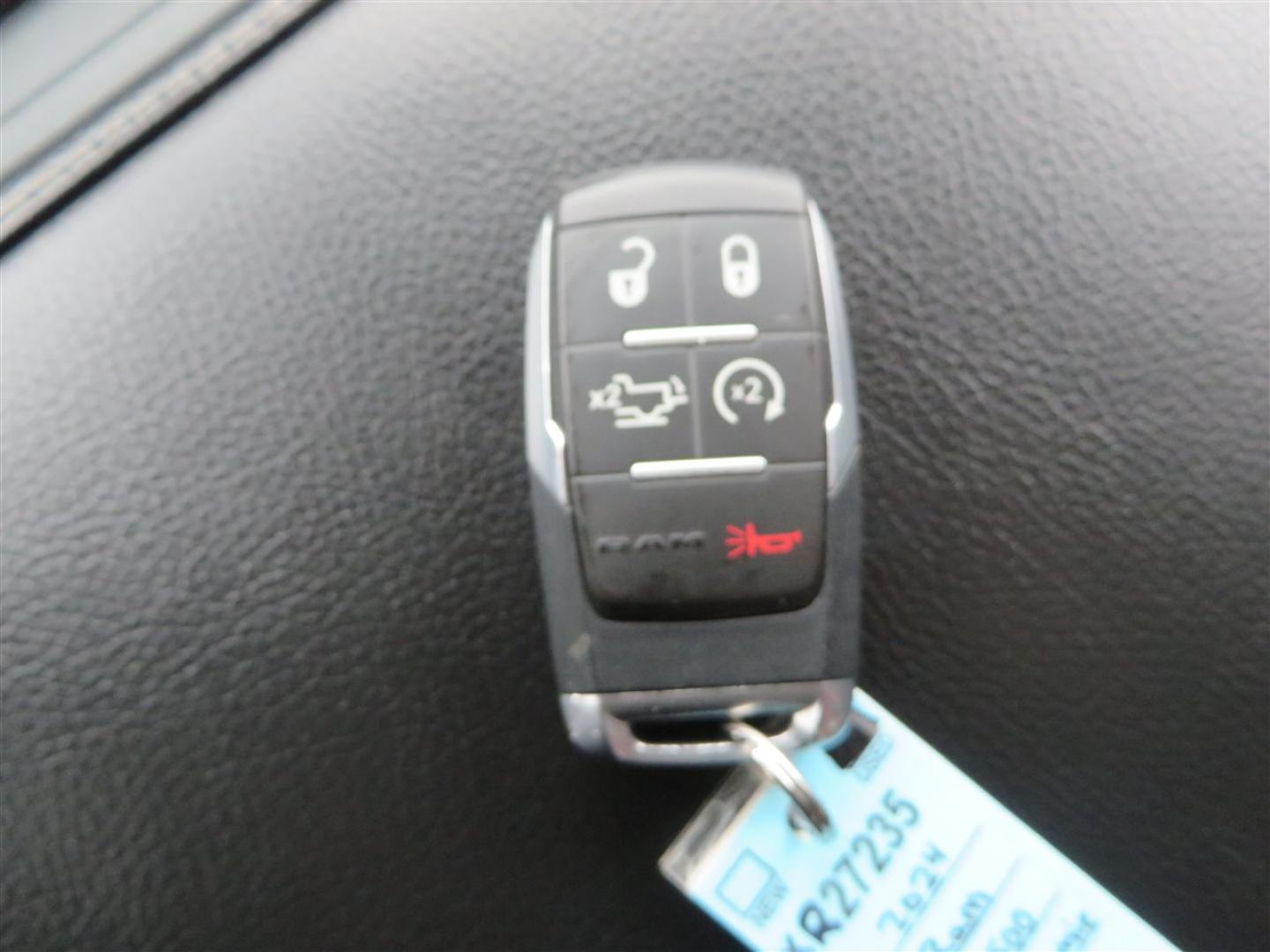 2024 White /BLACK RAM 2500 Laramie Crew Cab SWB 4WD (3C6UR5FLXRG) with an 6.7L L6 OHV 24V TURBO DIESEL engine, 6A transmission, located at 2630 Grass Valley Highway, Auburn, CA, 95603, (530) 508-5100, 38.937893, -121.095482 - Must see 6 passenger Ram sitting on a BDS leveling kit, Fox 2.0 shocks, 18" Method MR315 wheels, and 35" Nitto Ridge Grappler tires. - Photo#34