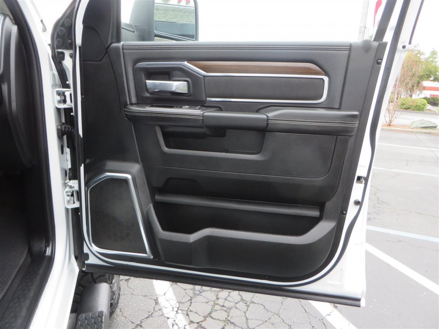 2024 White /BLACK RAM 2500 Laramie Crew Cab SWB 4WD (3C6UR5FLXRG) with an 6.7L L6 OHV 24V TURBO DIESEL engine, 6A transmission, located at 2630 Grass Valley Highway, Auburn, CA, 95603, (530) 508-5100, 38.937893, -121.095482 - Must see 6 passenger Ram sitting on a BDS leveling kit, Fox 2.0 shocks, 18" Method MR315 wheels, and 35" Nitto Ridge Grappler tires. - Photo#50