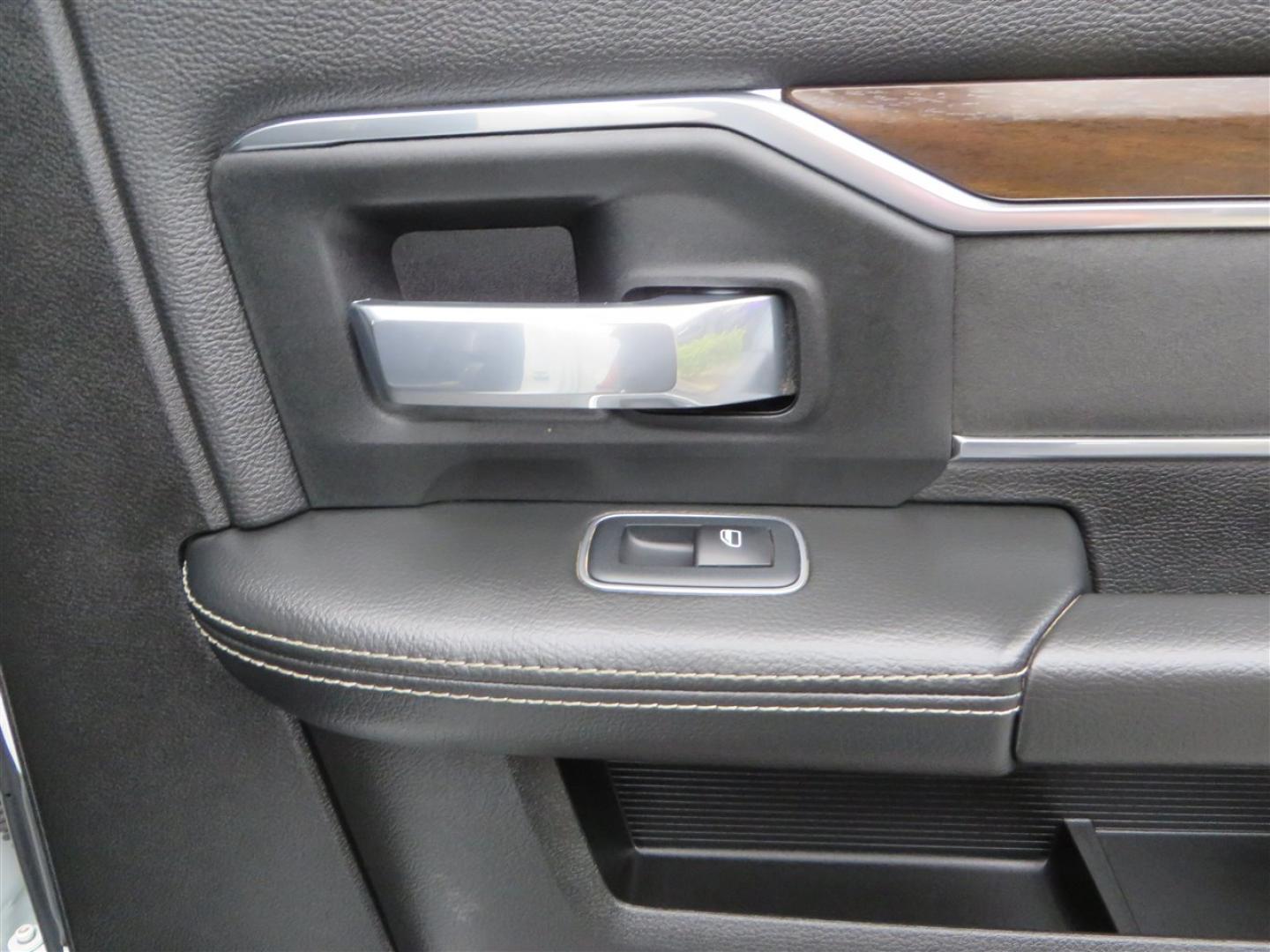 2024 White /BLACK RAM 2500 Laramie Crew Cab SWB 4WD (3C6UR5FLXRG) with an 6.7L L6 OHV 24V TURBO DIESEL engine, 6A transmission, located at 2630 Grass Valley Highway, Auburn, CA, 95603, (530) 508-5100, 38.937893, -121.095482 - Must see 6 passenger Ram sitting on a BDS leveling kit, Fox 2.0 shocks, 18" Method MR315 wheels, and 35" Nitto Ridge Grappler tires. - Photo#58