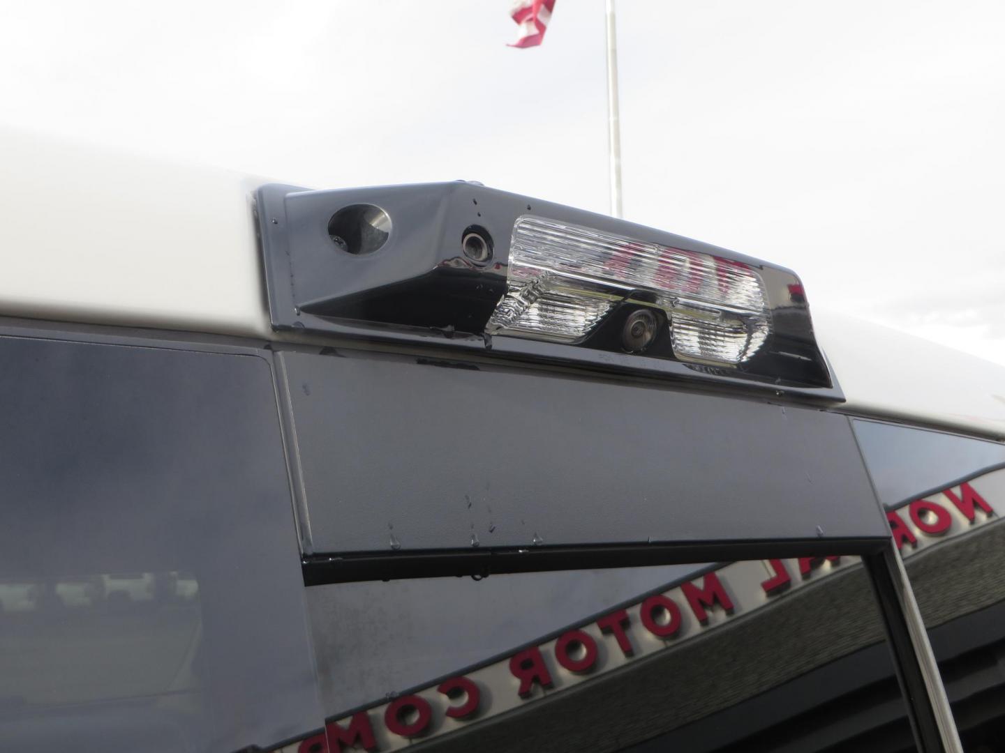 2022 White RAM 3500 Limited Crew Cab SWB 4WD (3C63R3SLXNG) with an 6.7L L6 OHV 24V TURBO DIESEL engine, 6A transmission, located at 2630 Grass Valley Highway, Auburn, CA, 95603, (530) 508-5100, 38.937893, -121.095482 - Features a BDS level kit, Fox 2.0 shocks, 20'' Fuel Hammer wheels, 35'' Nitto Ridge Grappler tires, Banks rear differential cover, S&B 52 gallon fuel tank, and window tint. - Photo#16