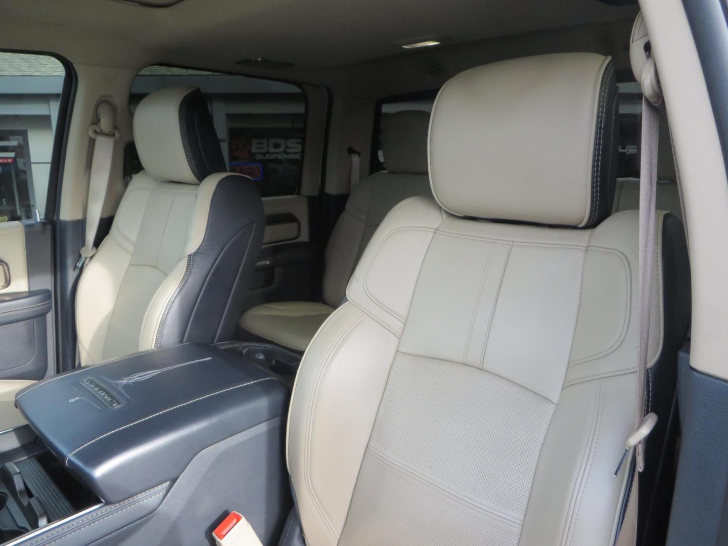 2022 White RAM 3500 Limited Crew Cab SWB 4WD (3C63R3SLXNG) with an 6.7L L6 OHV 24V TURBO DIESEL engine, 6A transmission, located at 2630 Grass Valley Highway, Auburn, CA, 95603, (530) 508-5100, 38.937893, -121.095482 - Features a BDS level kit, Fox 2.0 shocks, 20'' Fuel Hammer wheels, 35'' Nitto Ridge Grappler tires, Banks rear differential cover, S&B 52 gallon fuel tank, and window tint. - Photo#26