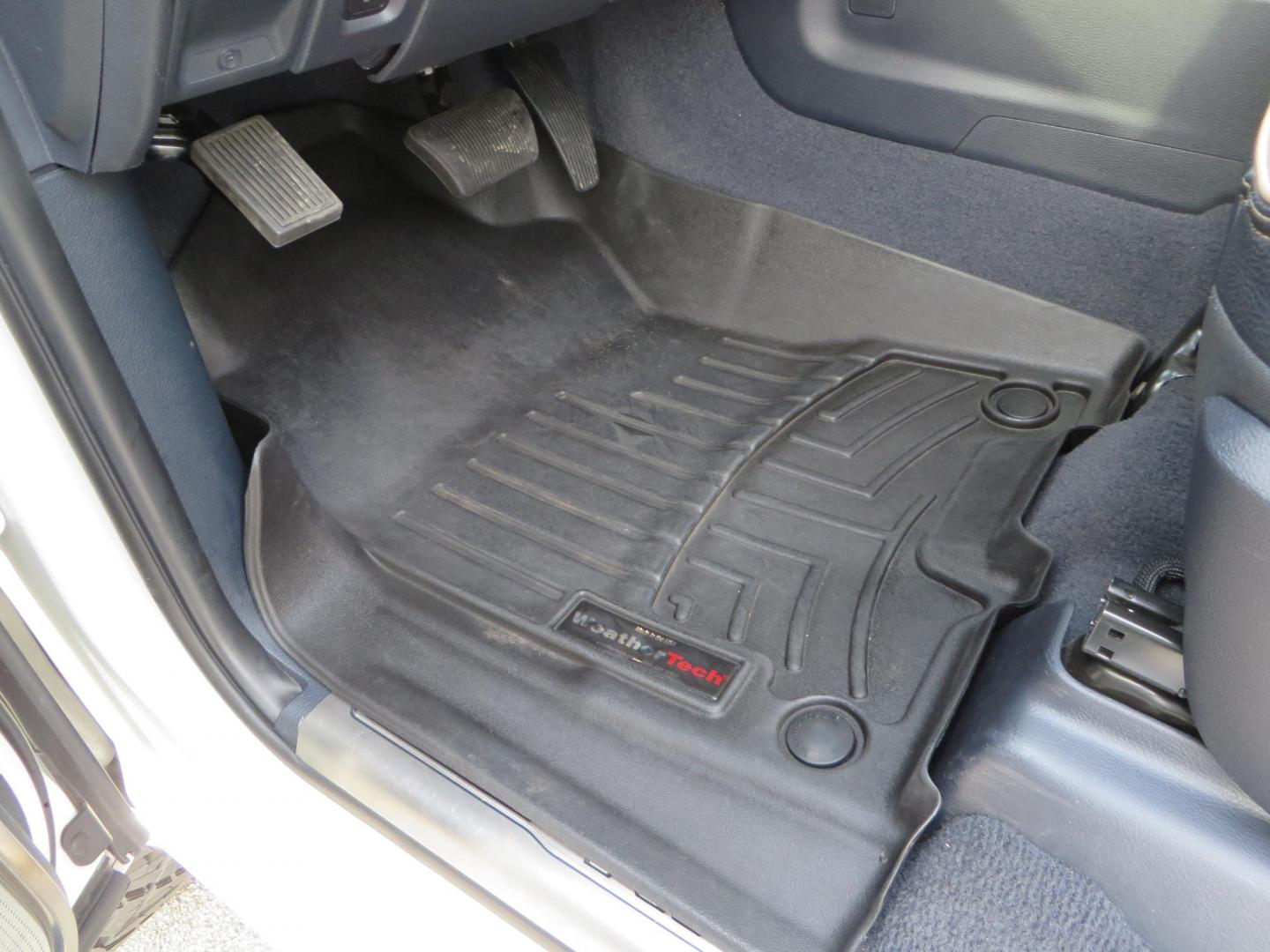 2022 White RAM 3500 Limited Crew Cab SWB 4WD (3C63R3SLXNG) with an 6.7L L6 OHV 24V TURBO DIESEL engine, 6A transmission, located at 2630 Grass Valley Highway, Auburn, CA, 95603, (530) 508-5100, 38.937893, -121.095482 - Features a BDS level kit, Fox 2.0 shocks, 20'' Fuel Hammer wheels, 35'' Nitto Ridge Grappler tires, Banks rear differential cover, S&B 52 gallon fuel tank, and window tint. - Photo#28