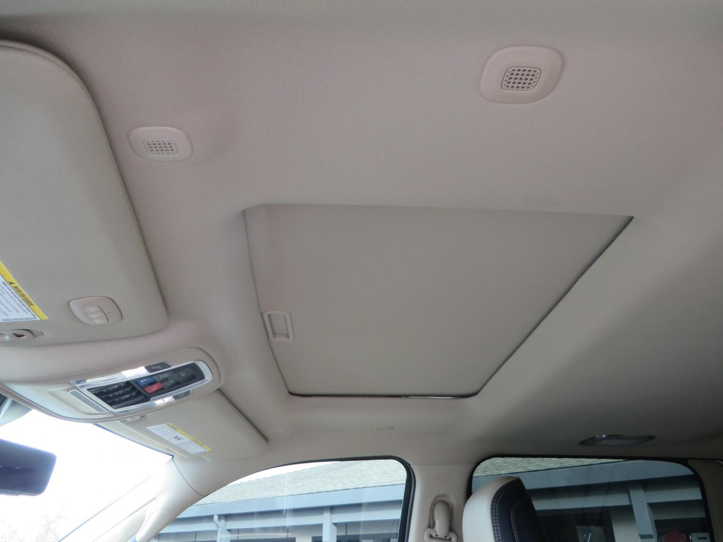 2022 White RAM 3500 Limited Crew Cab SWB 4WD (3C63R3SLXNG) with an 6.7L L6 OHV 24V TURBO DIESEL engine, 6A transmission, located at 2630 Grass Valley Highway, Auburn, CA, 95603, (530) 508-5100, 38.937893, -121.095482 - Features a BDS level kit, Fox 2.0 shocks, 20'' Fuel Hammer wheels, 35'' Nitto Ridge Grappler tires, Banks rear differential cover, S&B 52 gallon fuel tank, and window tint. - Photo#29