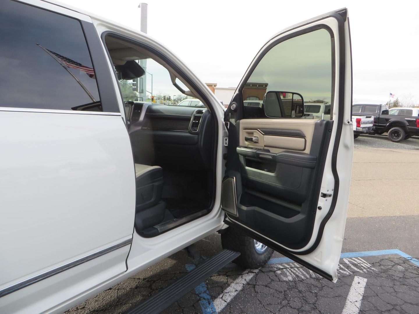 2022 White RAM 3500 Limited Crew Cab SWB 4WD (3C63R3SLXNG) with an 6.7L L6 OHV 24V TURBO DIESEL engine, 6A transmission, located at 2630 Grass Valley Highway, Auburn, CA, 95603, (530) 508-5100, 38.937893, -121.095482 - Features a BDS level kit, Fox 2.0 shocks, 20'' Fuel Hammer wheels, 35'' Nitto Ridge Grappler tires, Banks rear differential cover, S&B 52 gallon fuel tank, and window tint. - Photo#58