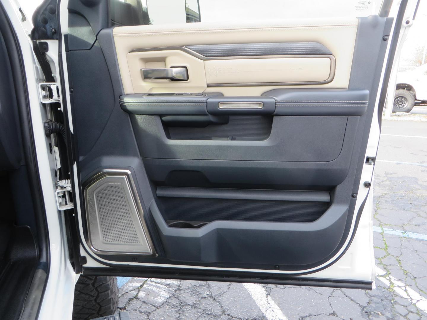 2022 White RAM 3500 Limited Crew Cab SWB 4WD (3C63R3SLXNG) with an 6.7L L6 OHV 24V TURBO DIESEL engine, 6A transmission, located at 2630 Grass Valley Highway, Auburn, CA, 95603, (530) 508-5100, 38.937893, -121.095482 - Features a BDS level kit, Fox 2.0 shocks, 20'' Fuel Hammer wheels, 35'' Nitto Ridge Grappler tires, Banks rear differential cover, S&B 52 gallon fuel tank, and window tint. - Photo#59