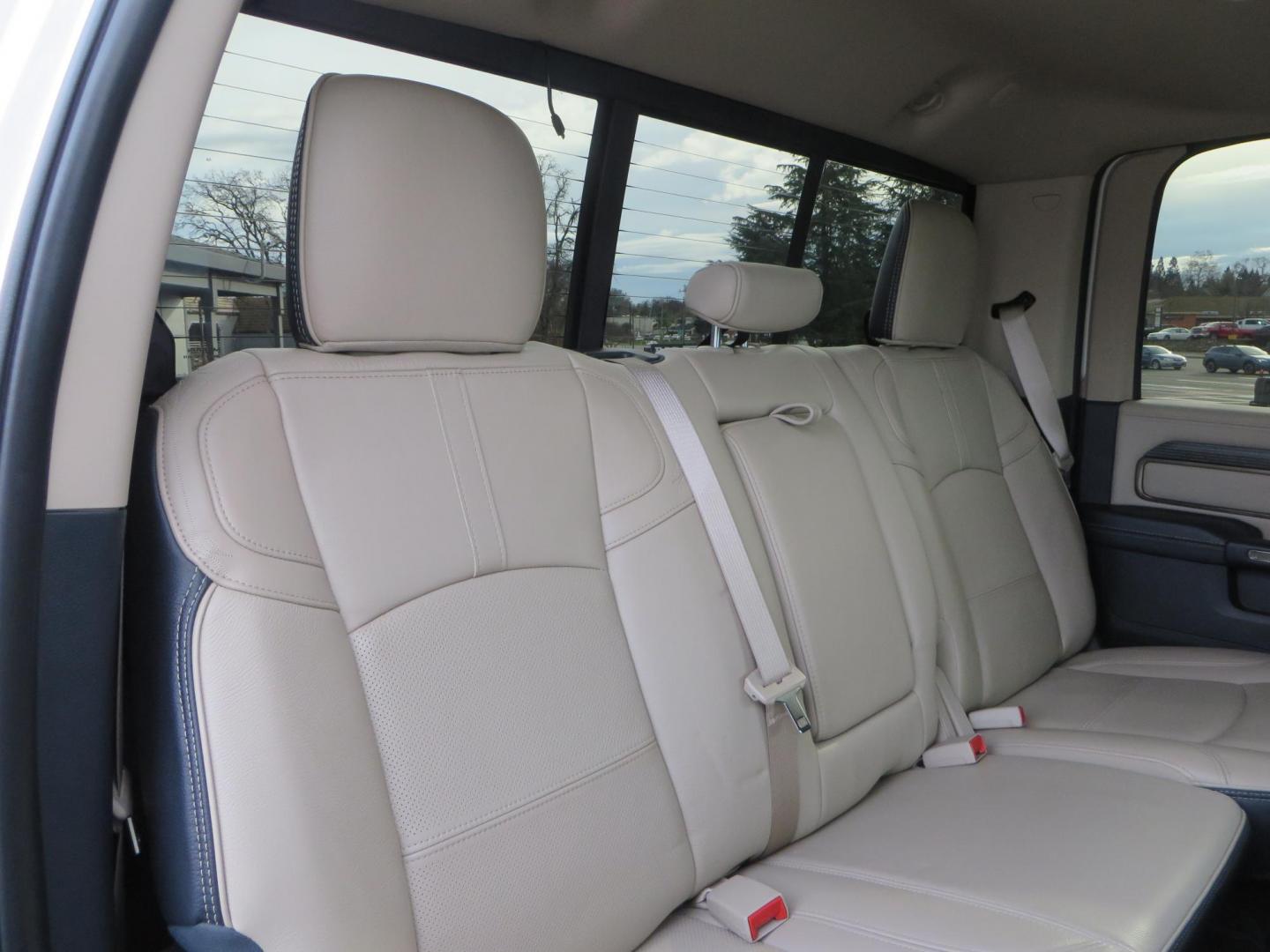 2022 White RAM 3500 Limited Crew Cab SWB 4WD (3C63R3SLXNG) with an 6.7L L6 OHV 24V TURBO DIESEL engine, 6A transmission, located at 2630 Grass Valley Highway, Auburn, CA, 95603, (530) 508-5100, 38.937893, -121.095482 - Features a BDS level kit, Fox 2.0 shocks, 20'' Fuel Hammer wheels, 35'' Nitto Ridge Grappler tires, Banks rear differential cover, S&B 52 gallon fuel tank, and window tint. - Photo#69