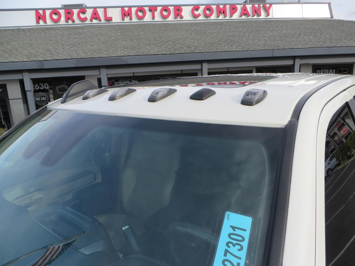 2022 White RAM 3500 Limited Crew Cab SWB 4WD (3C63R3SLXNG) with an 6.7L L6 OHV 24V TURBO DIESEL engine, 6A transmission, located at 2630 Grass Valley Highway, Auburn, CA, 95603, (530) 508-5100, 38.937893, -121.095482 - Features a BDS level kit, Fox 2.0 shocks, 20'' Fuel Hammer wheels, 35'' Nitto Ridge Grappler tires, Banks rear differential cover, S&B 52 gallon fuel tank, and window tint. - Photo#72