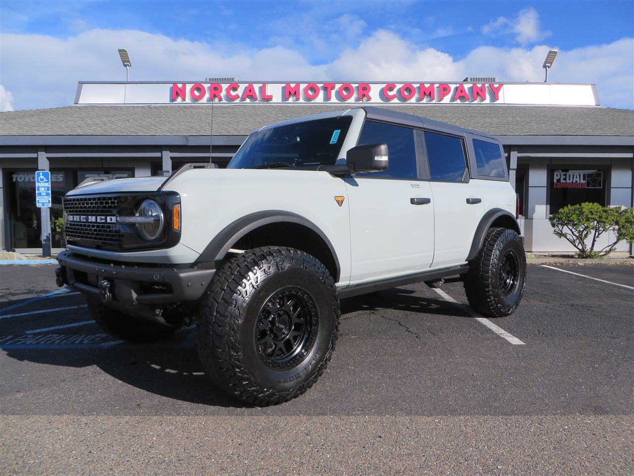 photo of 2022 Ford Bronco Advanced 4-Door
