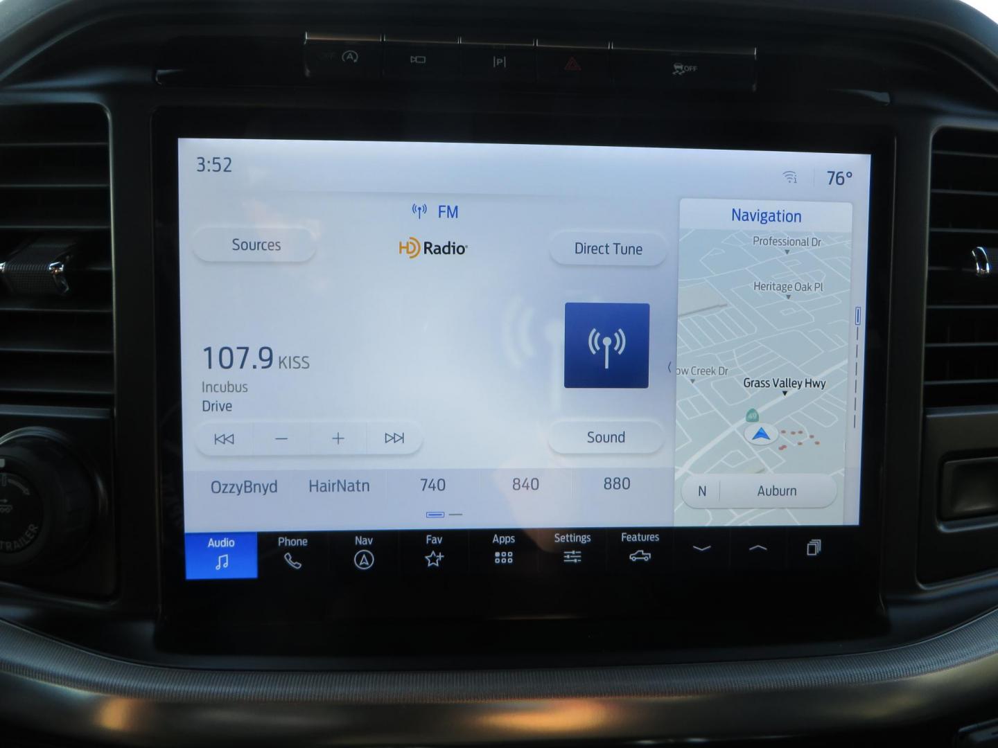 2024 White Ford F-150 Lariat SuperCrew 4WD (1FTFW5L56RF) with an 5.0L V8 OHV 16V engine, 6A transmission, located at 2630 Grass Valley Highway, Auburn, CA, 95603, (530) 508-5100, 38.937893, -121.095482 - New Level kit, 20'' Gear Alloy 764BM wheels, and Toyo Open Country AT3 tires. - Photo#28