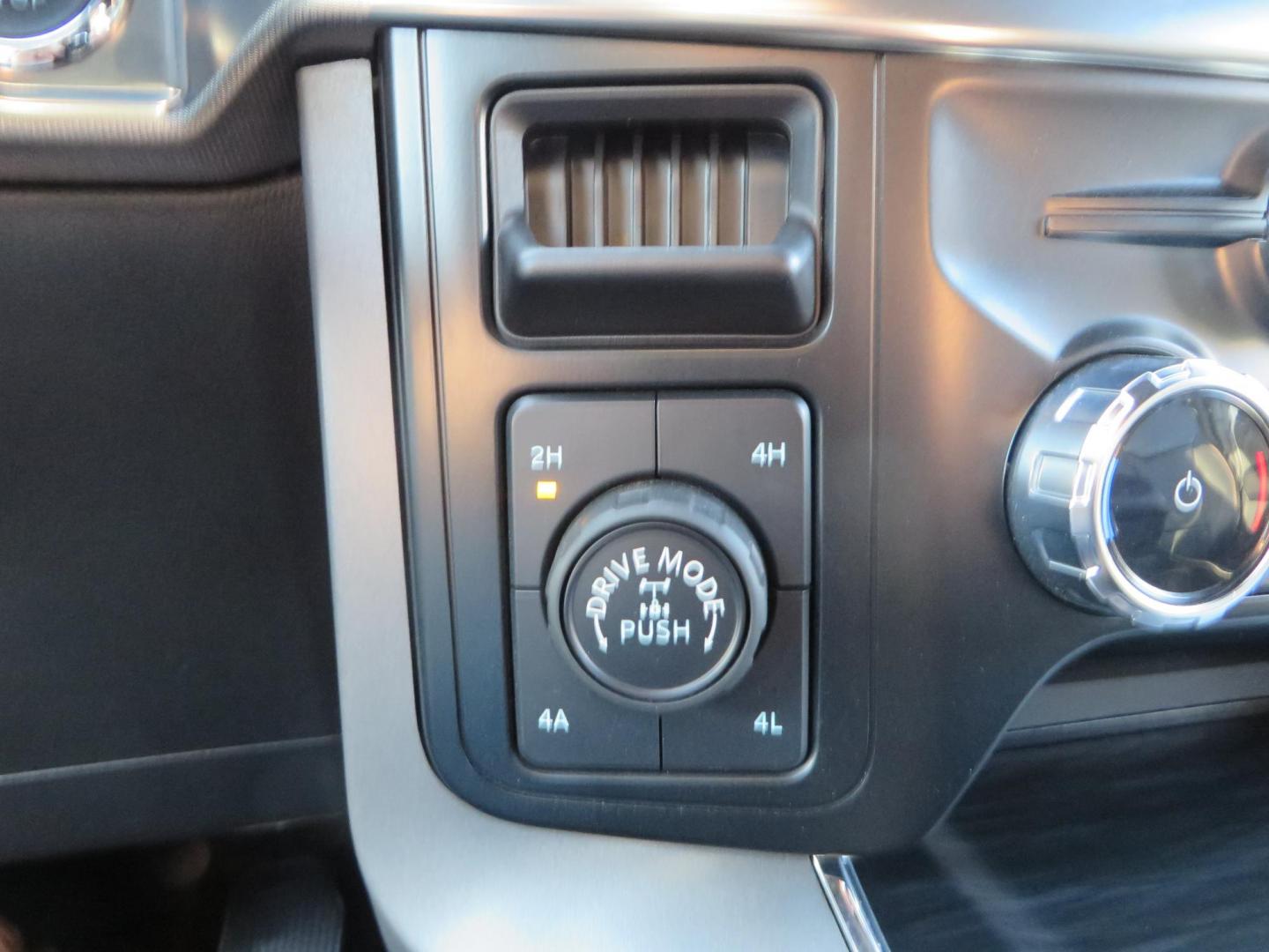 2024 White Ford F-150 Lariat SuperCrew 4WD (1FTFW5L56RF) with an 5.0L V8 OHV 16V engine, 6A transmission, located at 2630 Grass Valley Highway, Auburn, CA, 95603, (530) 508-5100, 38.937893, -121.095482 - New Level kit, 20'' Gear Alloy 764BM wheels, and Toyo Open Country AT3 tires. - Photo#32